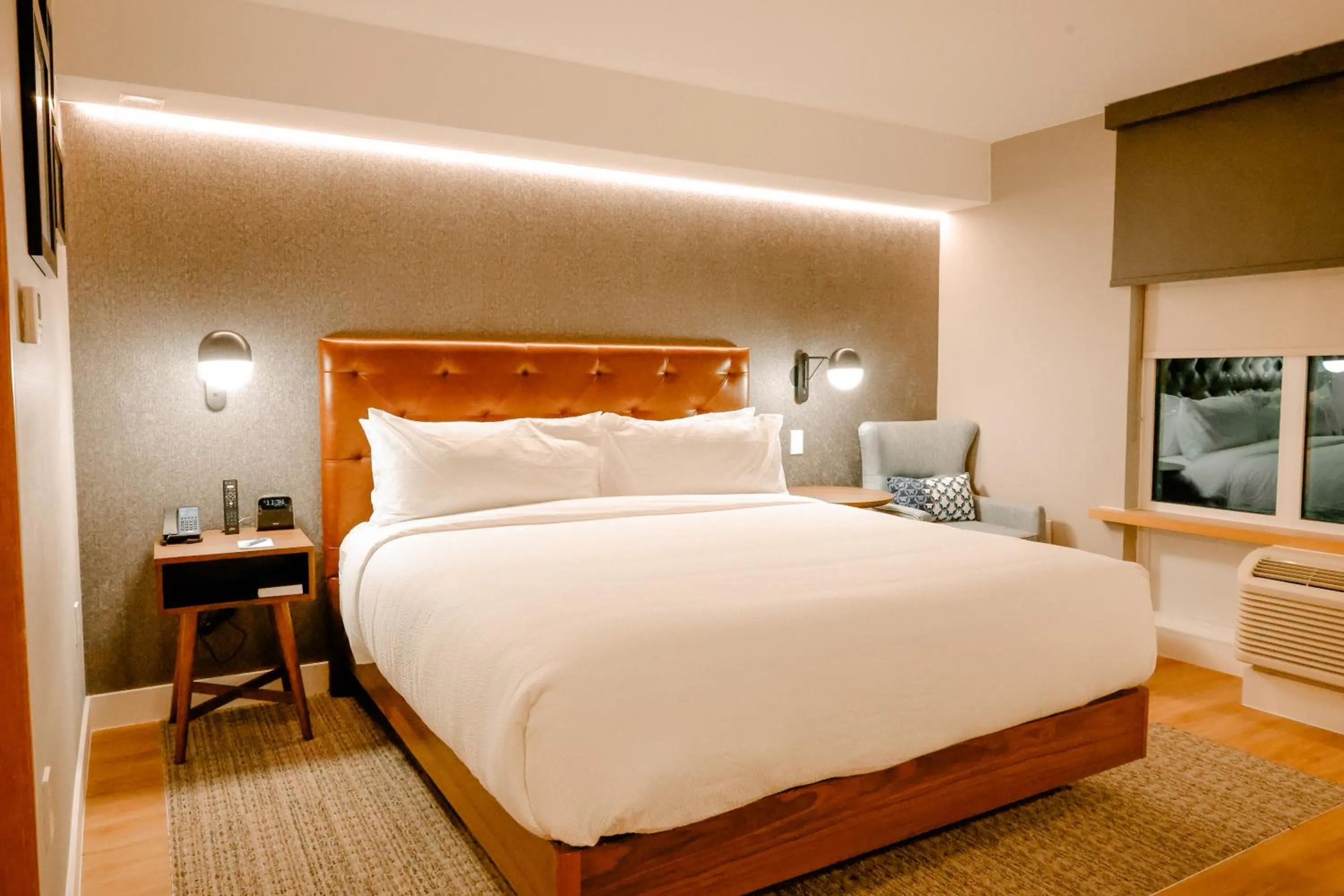 Bedroom, Bed in Four Points by Sheraton Austin Airport