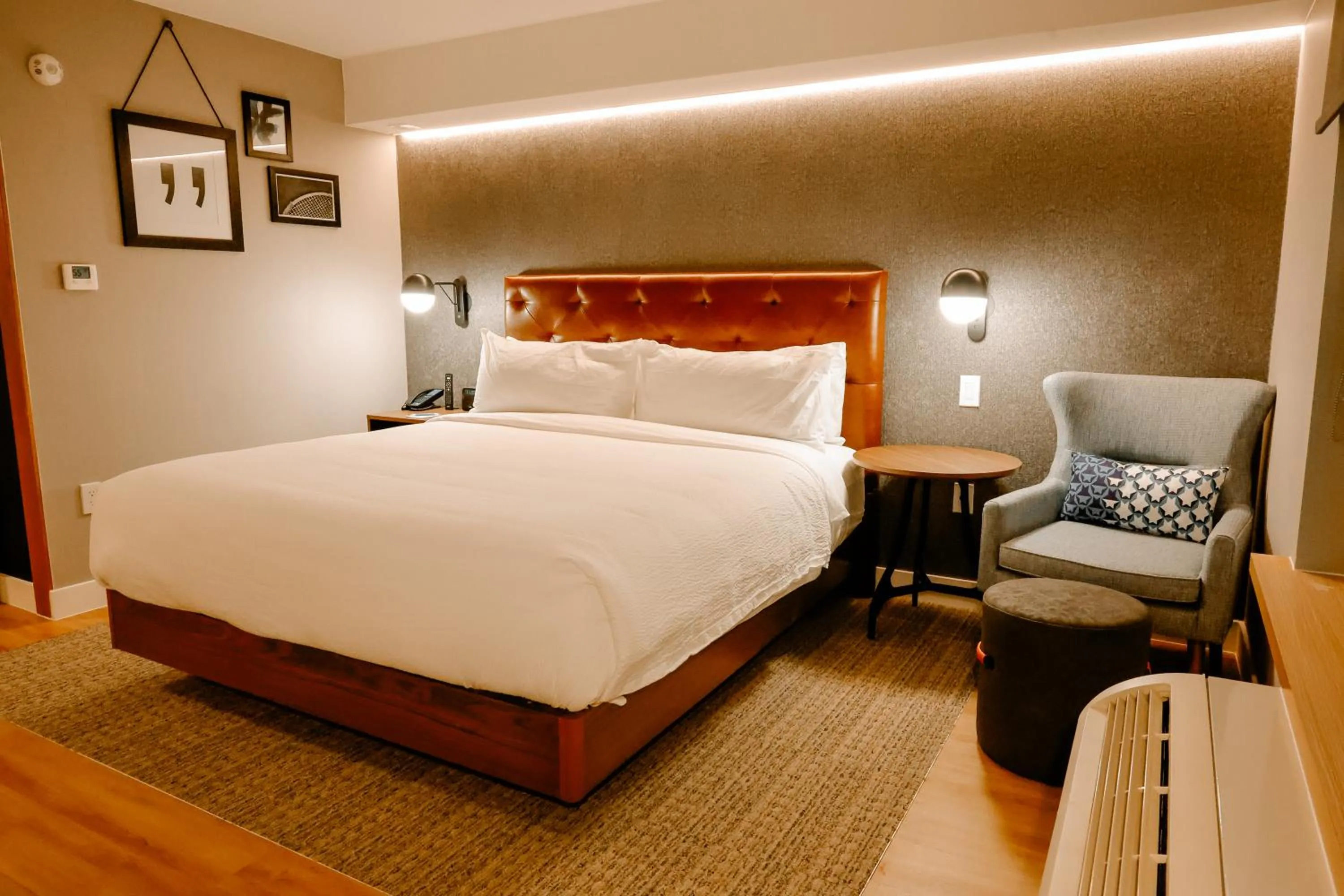 Bed in Four Points by Sheraton Austin Airport