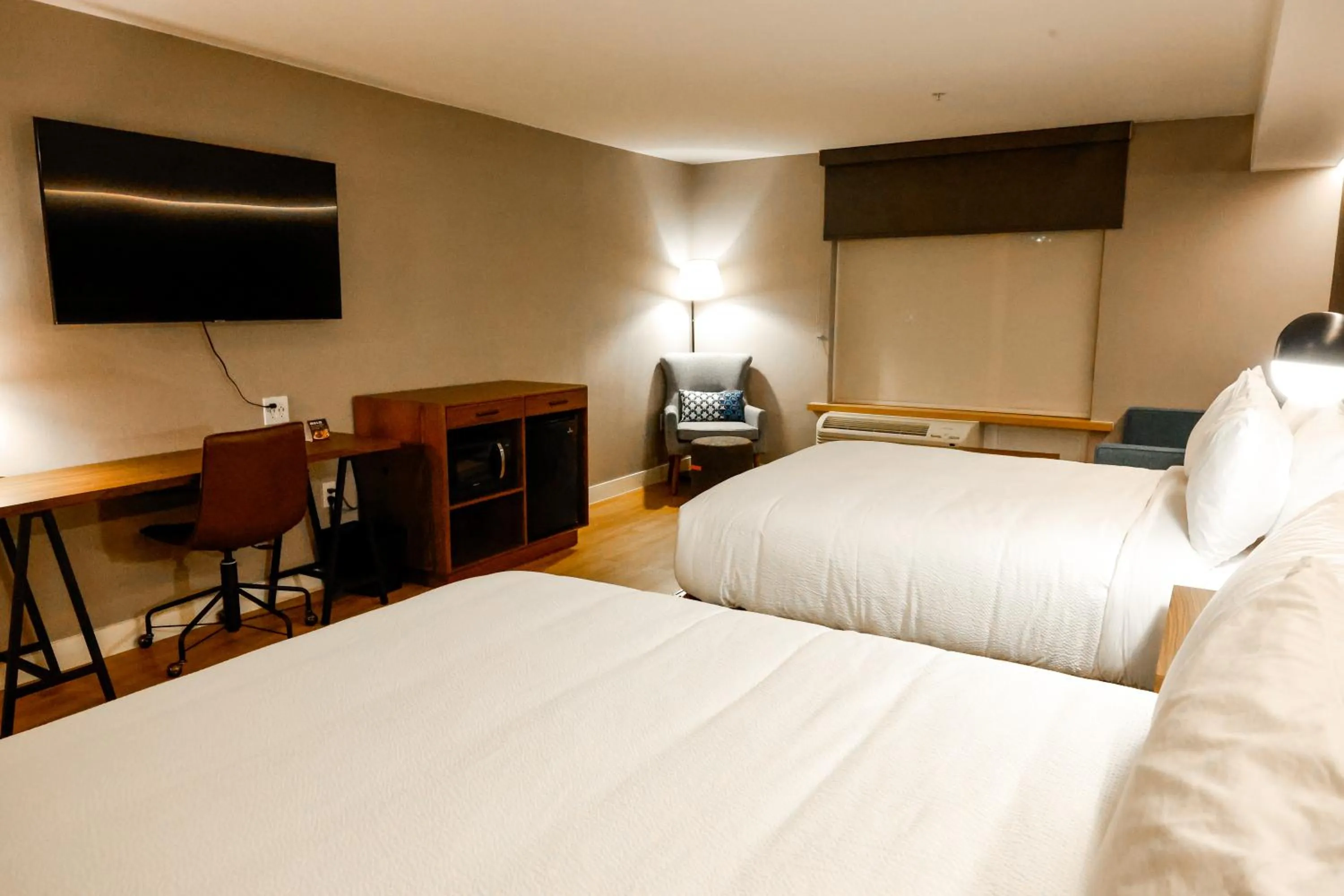 Bed in Four Points by Sheraton Austin Airport