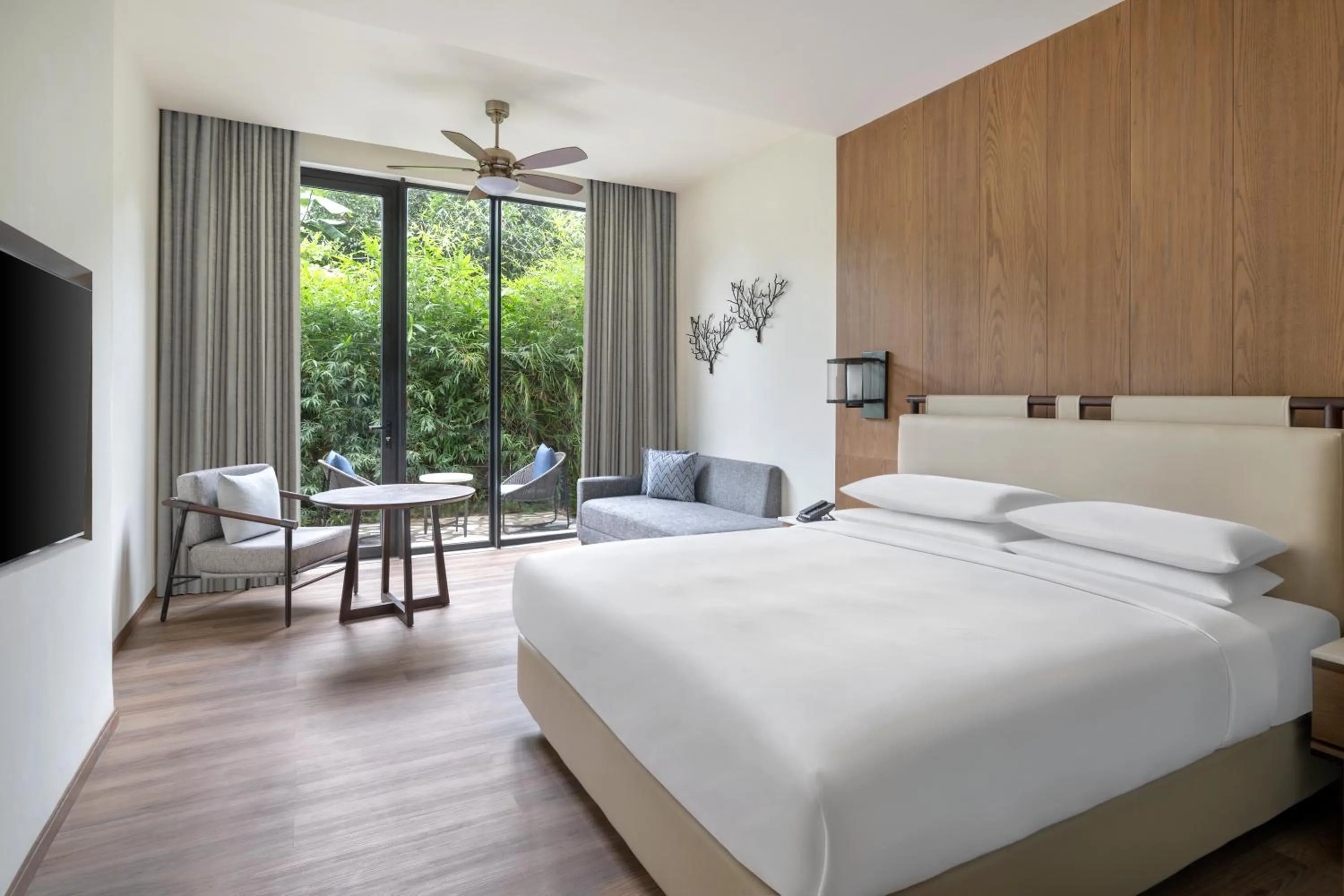 Bedroom, Bed in Jim Corbett Marriott Resort & Spa