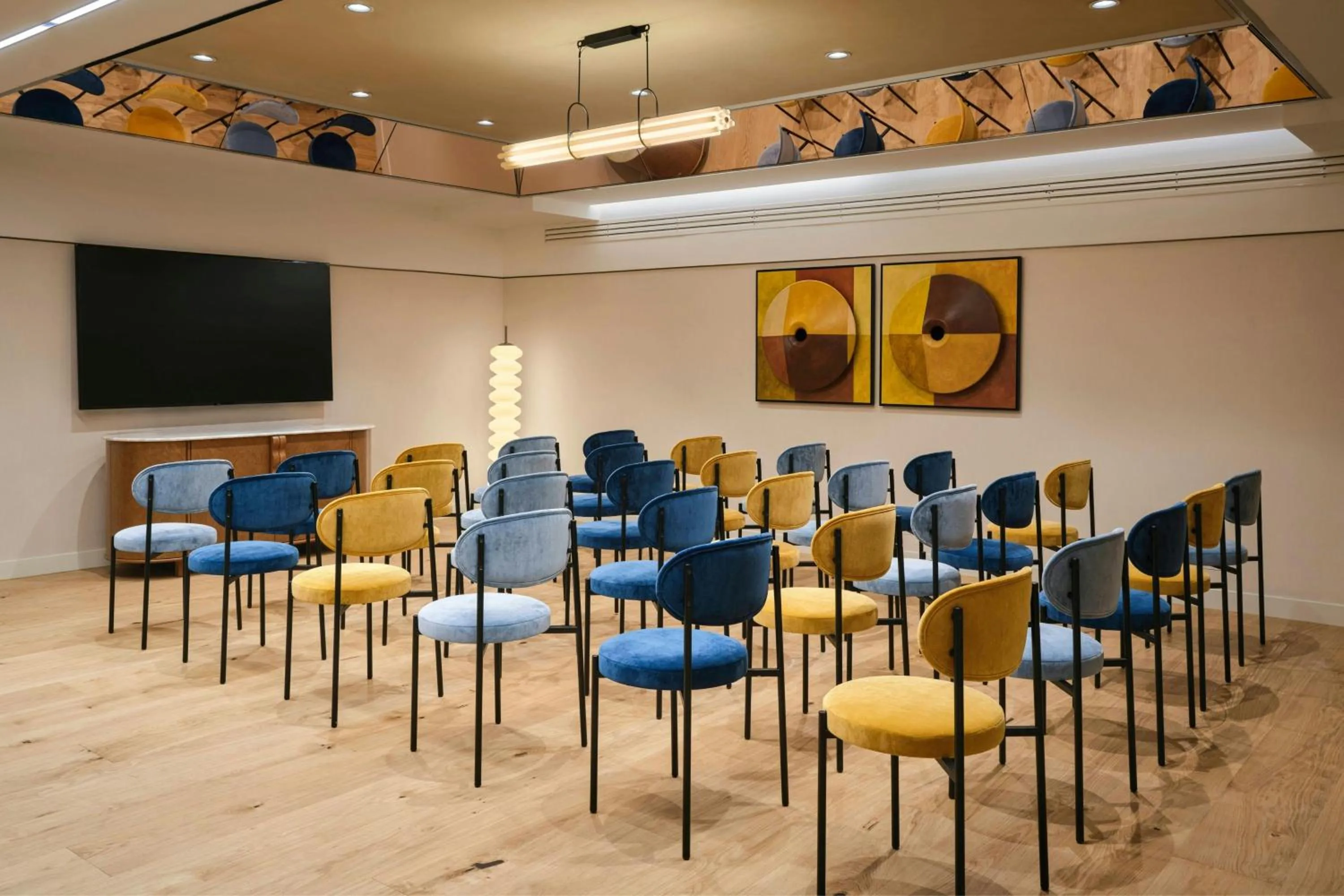 Meeting/conference room in W Florence