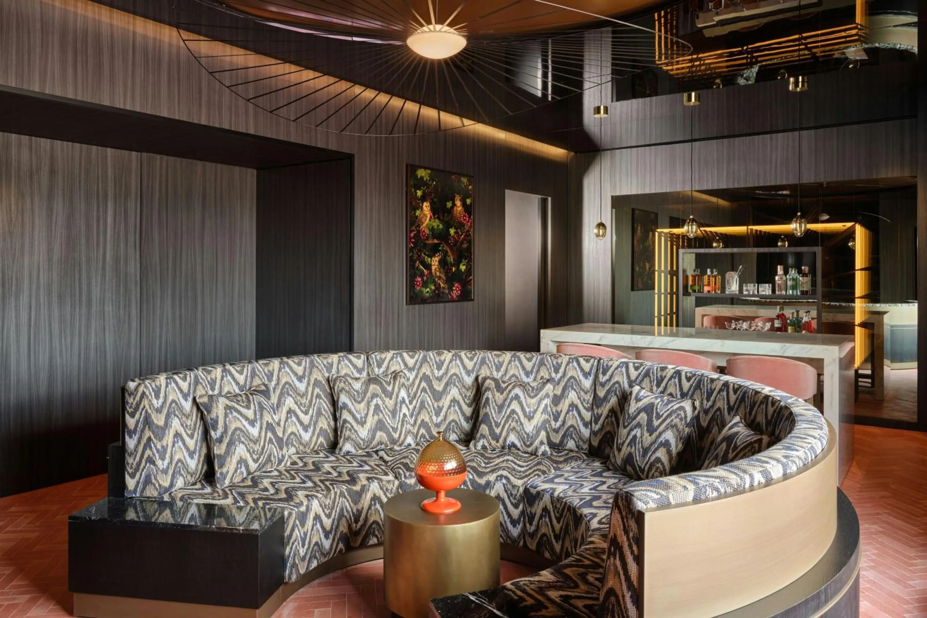 Lounge or bar in W Florence