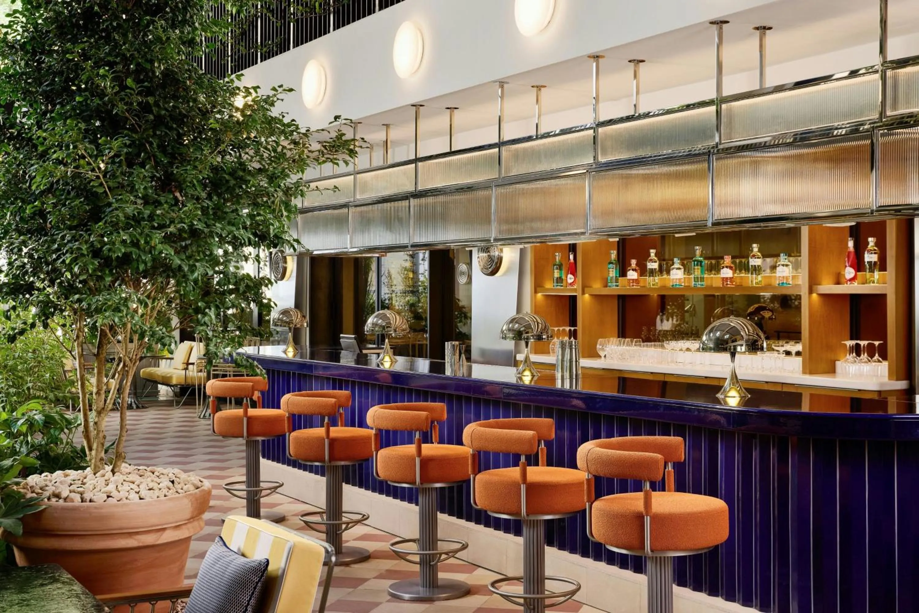 Lounge or bar in W Florence