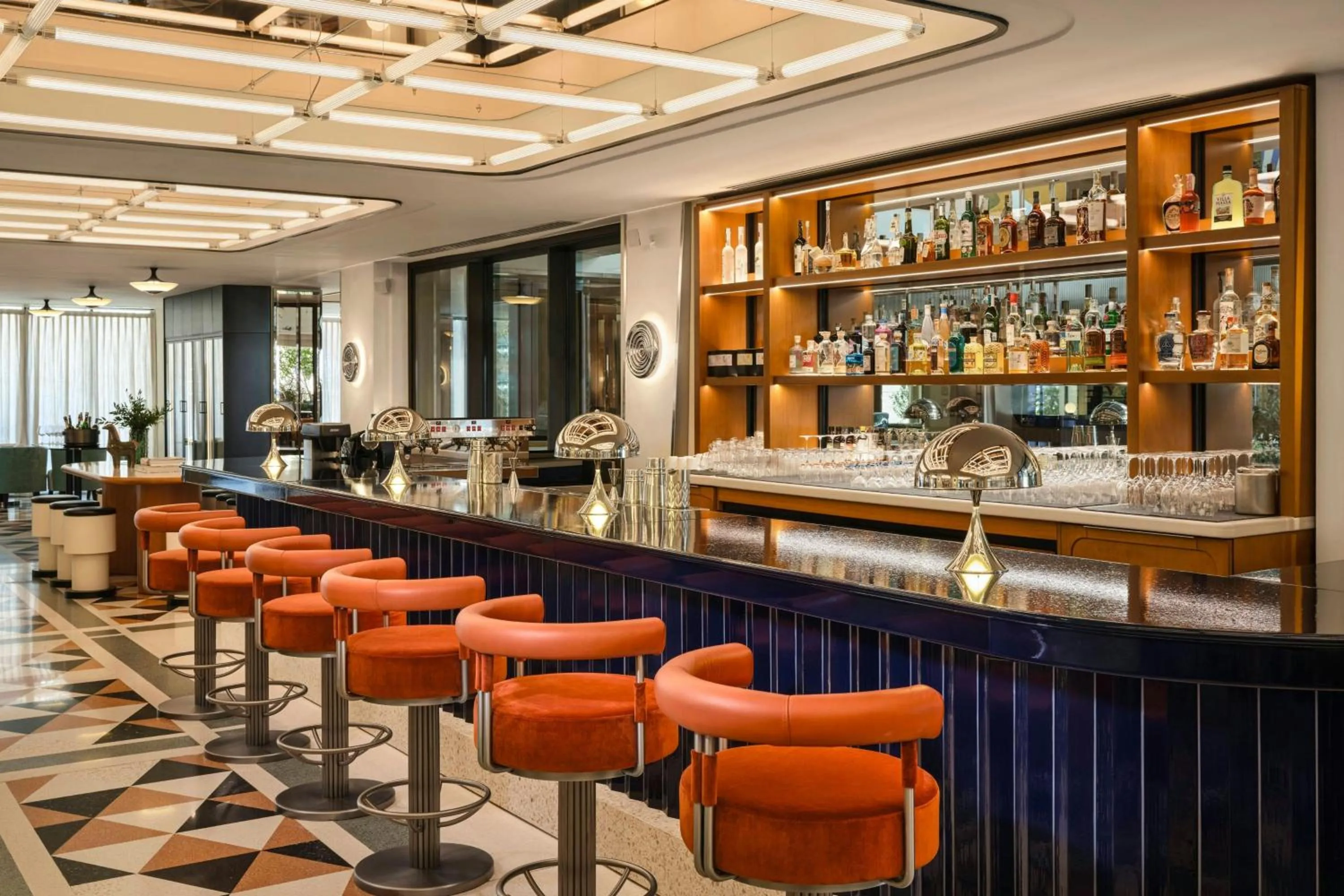 Lounge or bar in W Florence