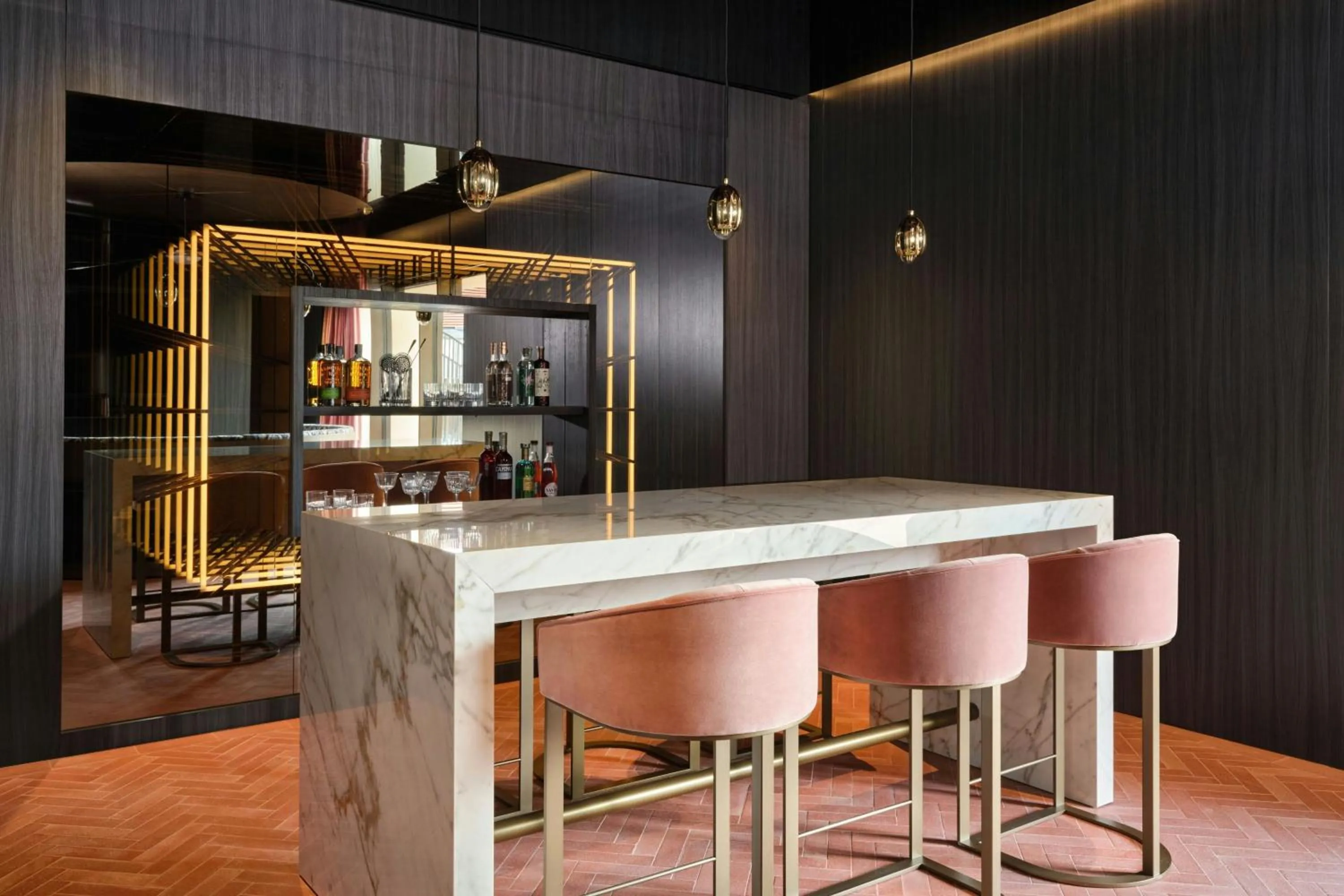 Lounge or bar in W Florence