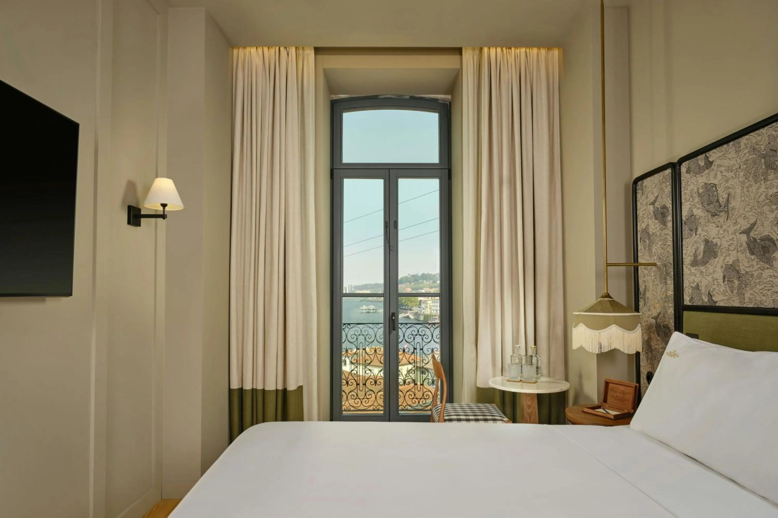 Photo of the whole room, Bed in Origine Porto Gaia, a Tribute Portfolio Hotel