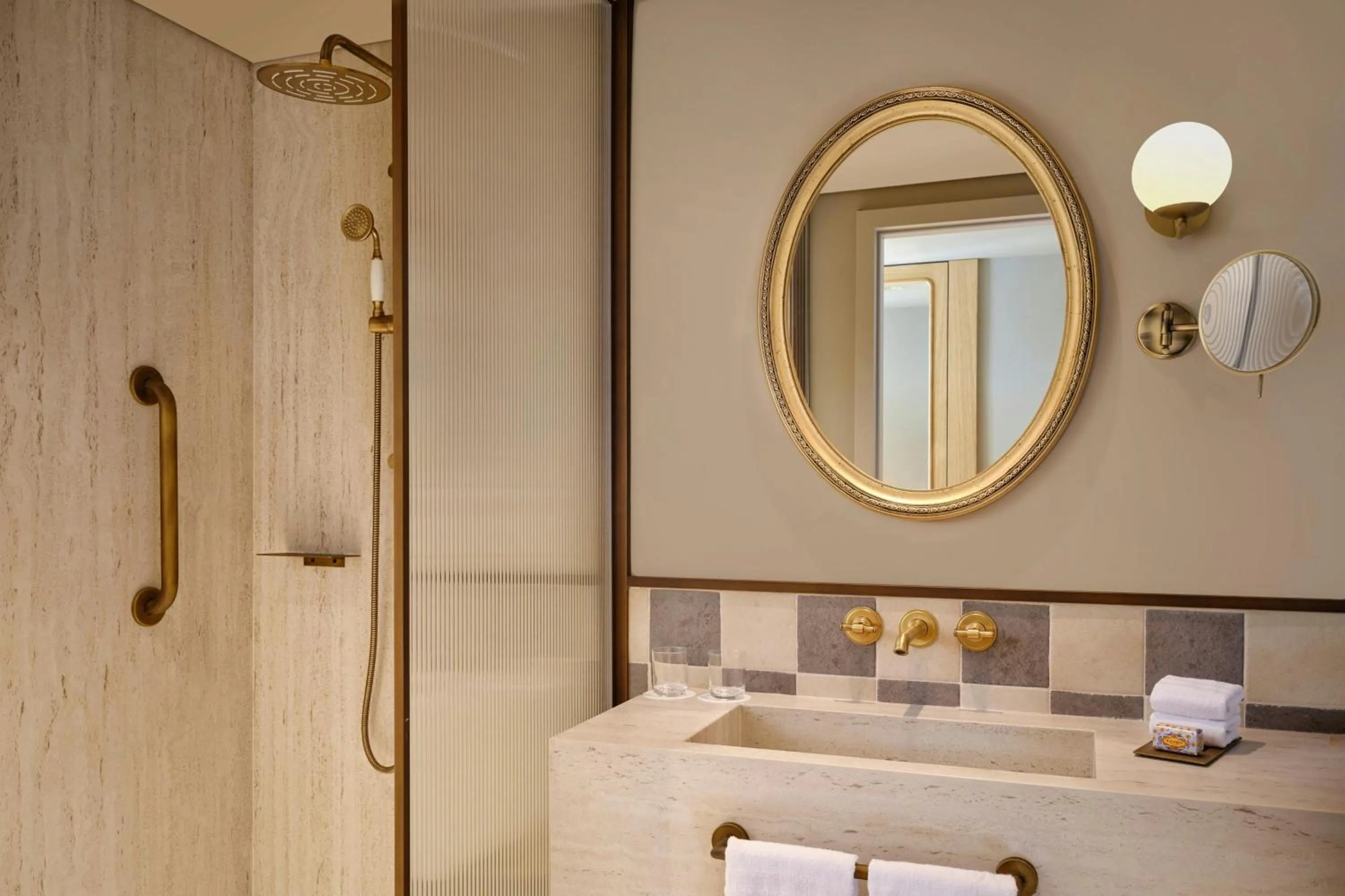 Photo of the whole room in Origine Porto Gaia, a Tribute Portfolio Hotel