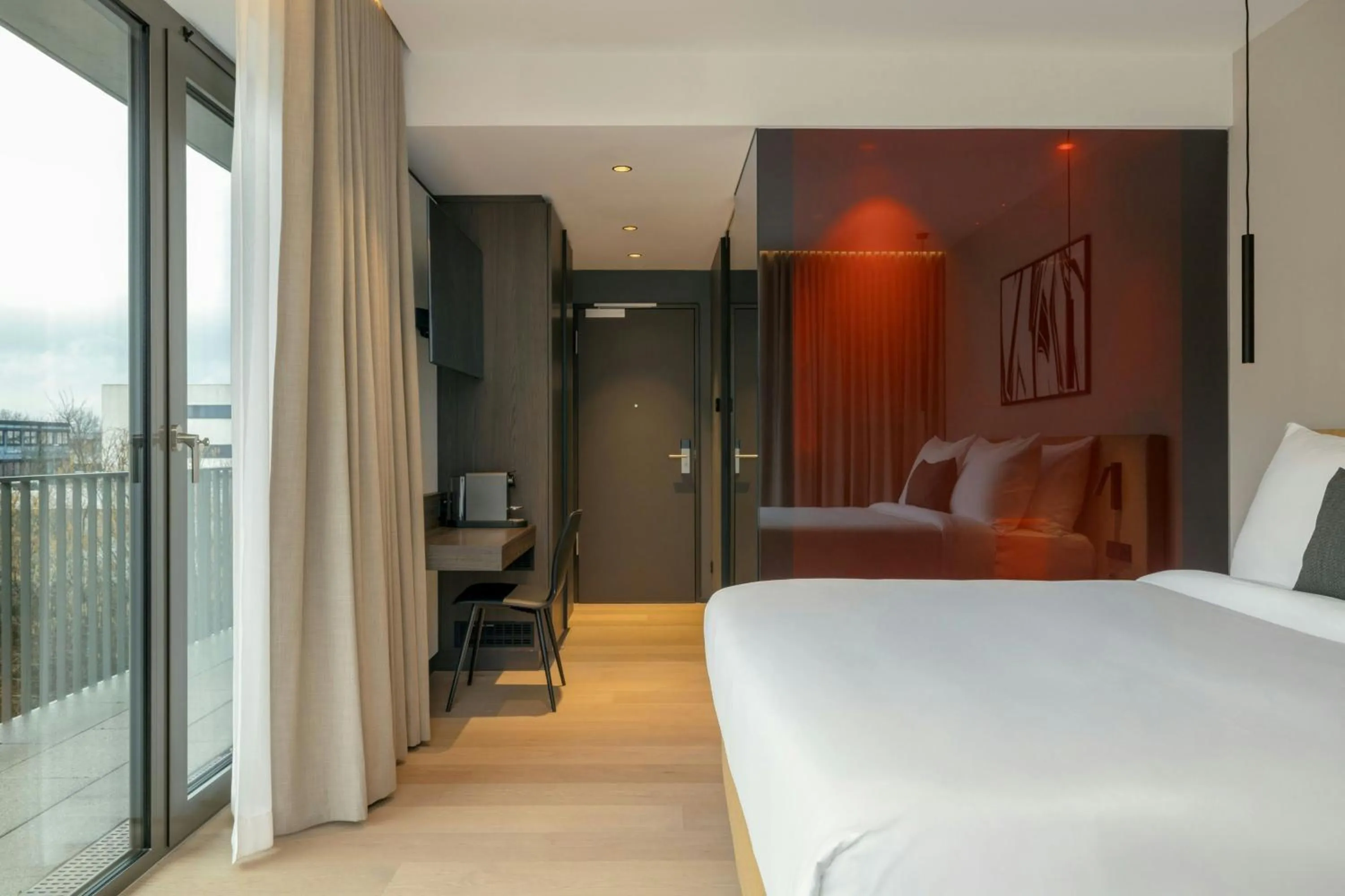 Photo of the whole room, Bed in DAS AFFALTERBACH, Stuttgart, Autograph Collection