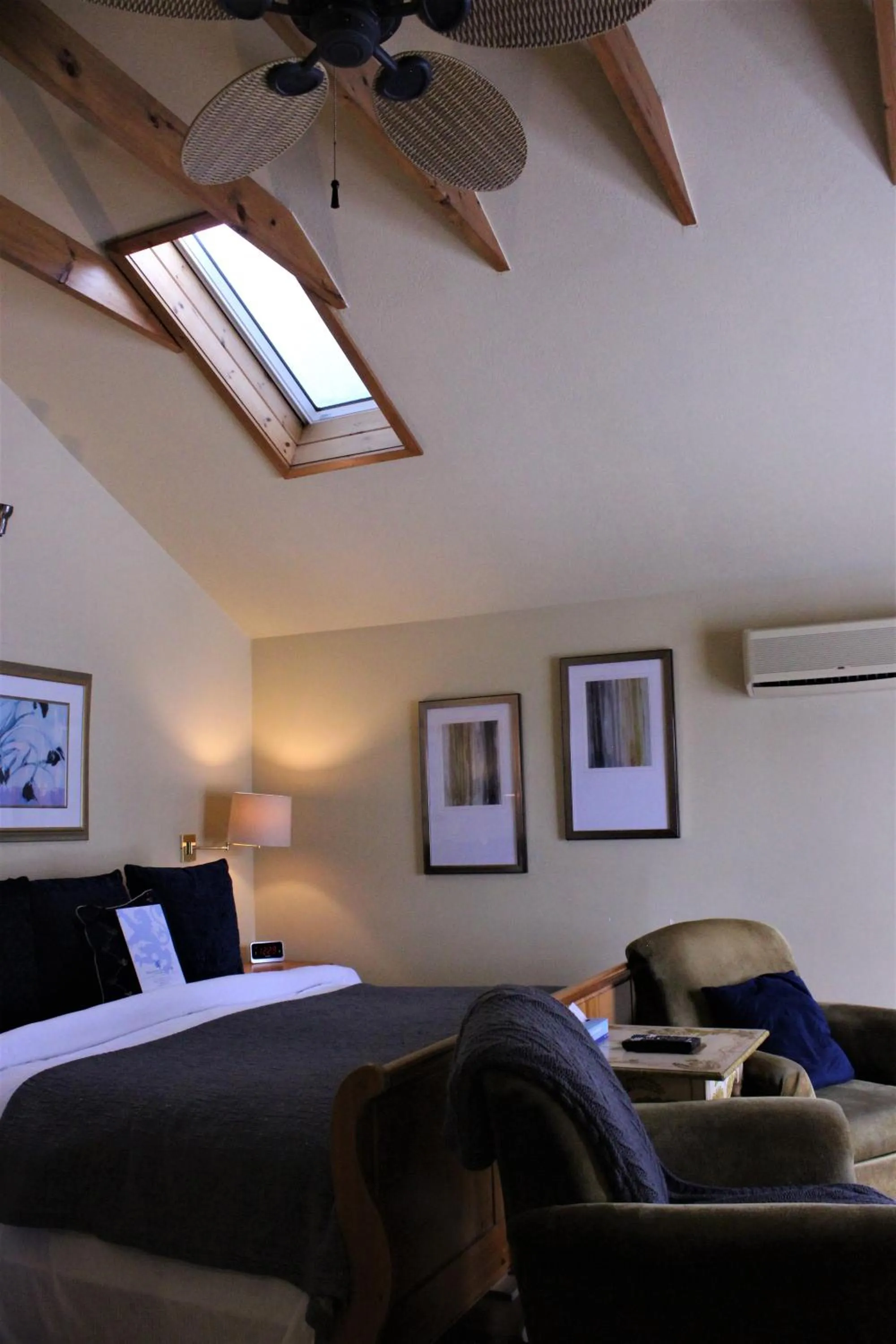 Bed in The Breadalbane Inn