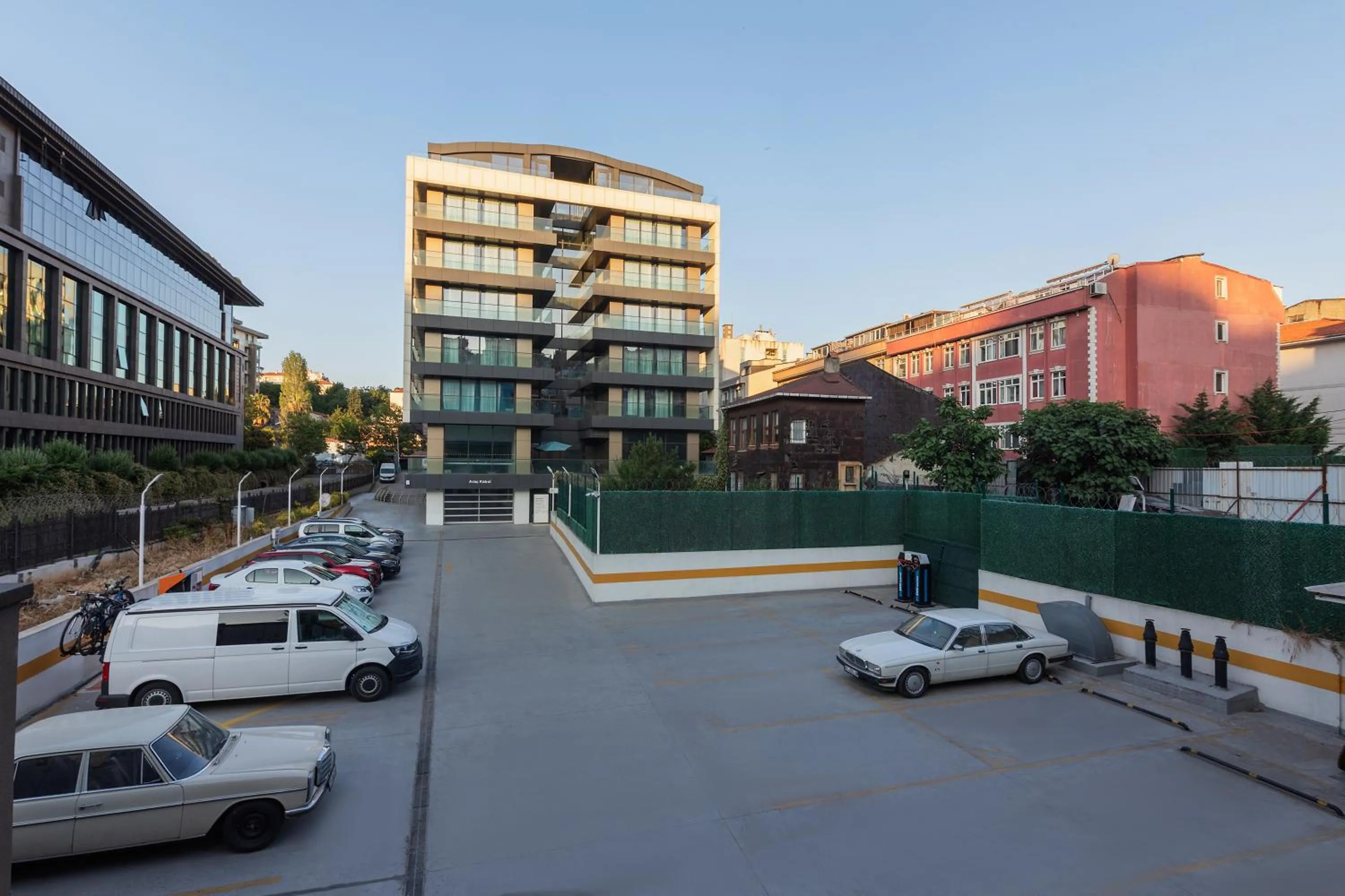 Parking in Meroddi Beyoğlu Residence
