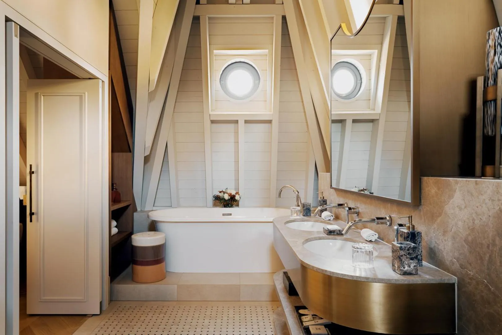 Bathroom in Villa Pétrusse - Relais & Châteaux