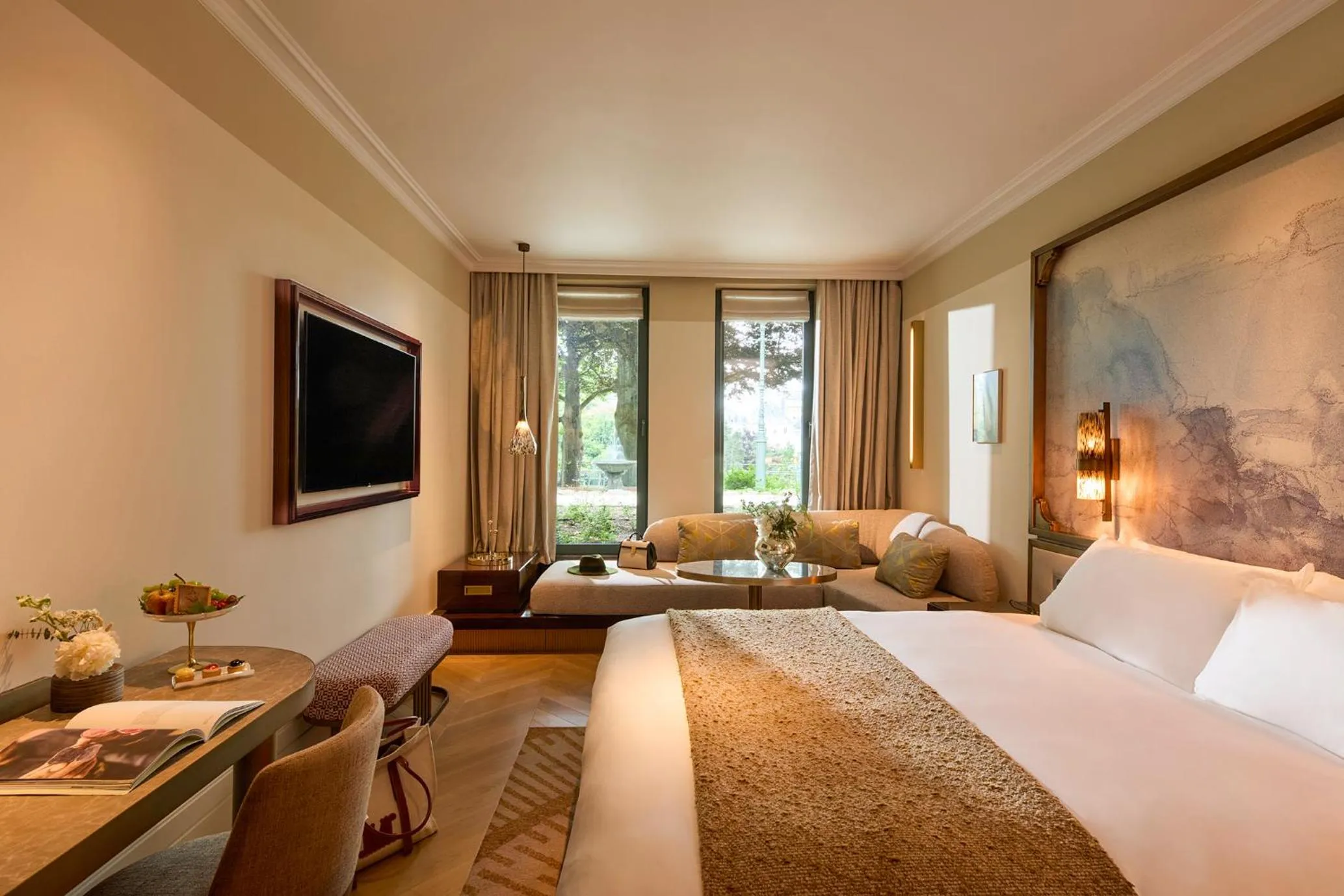 Bed in Villa Pétrusse - Relais & Châteaux