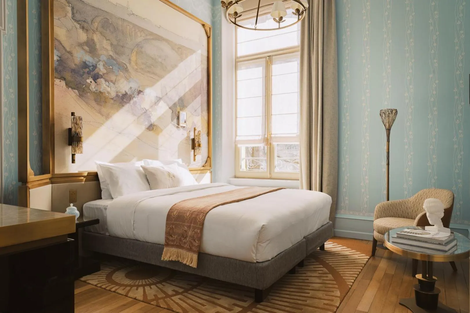 Bedroom, Bed in Villa Pétrusse - Relais & Châteaux