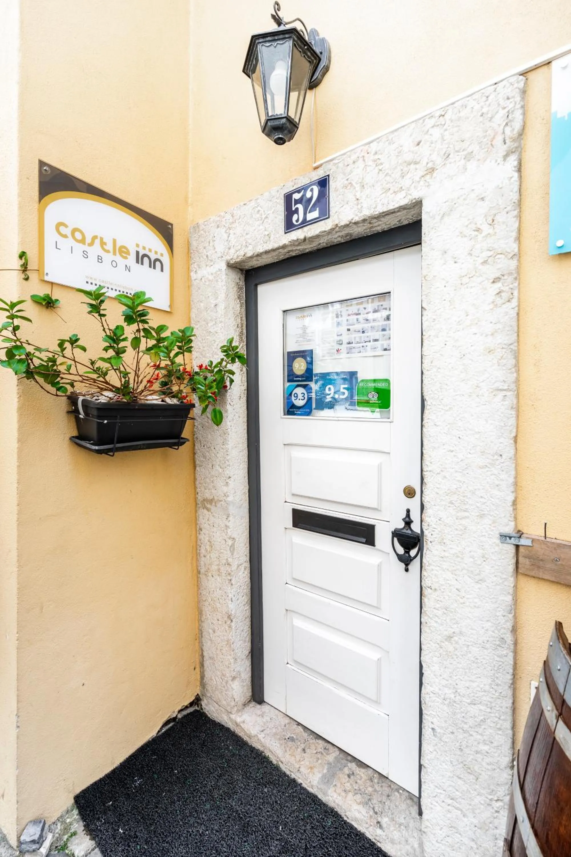 Facade/entrance in Castle Inn Lisbon Apartments