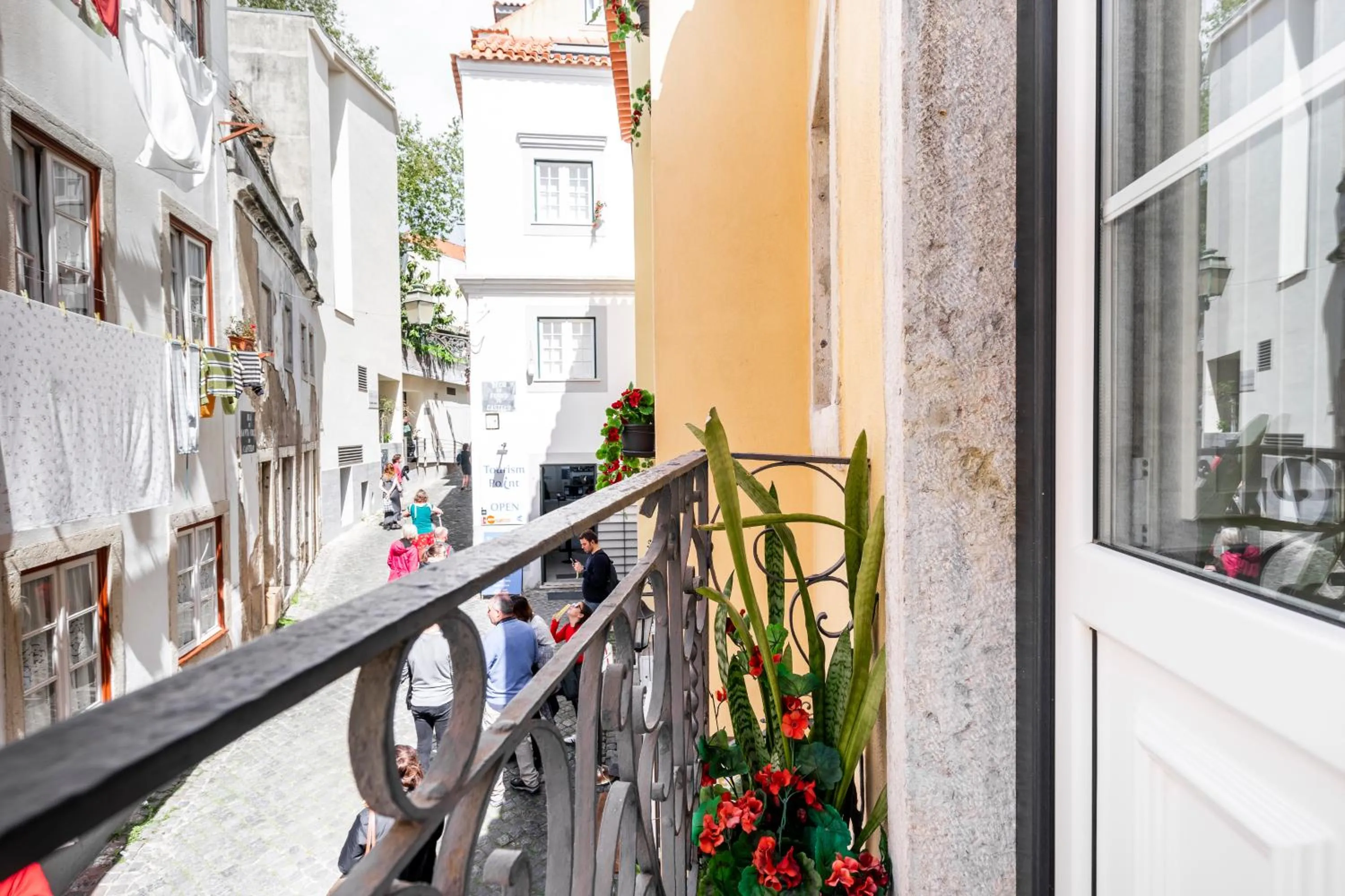 Balcony/Terrace in Castle Inn Lisbon Apartments