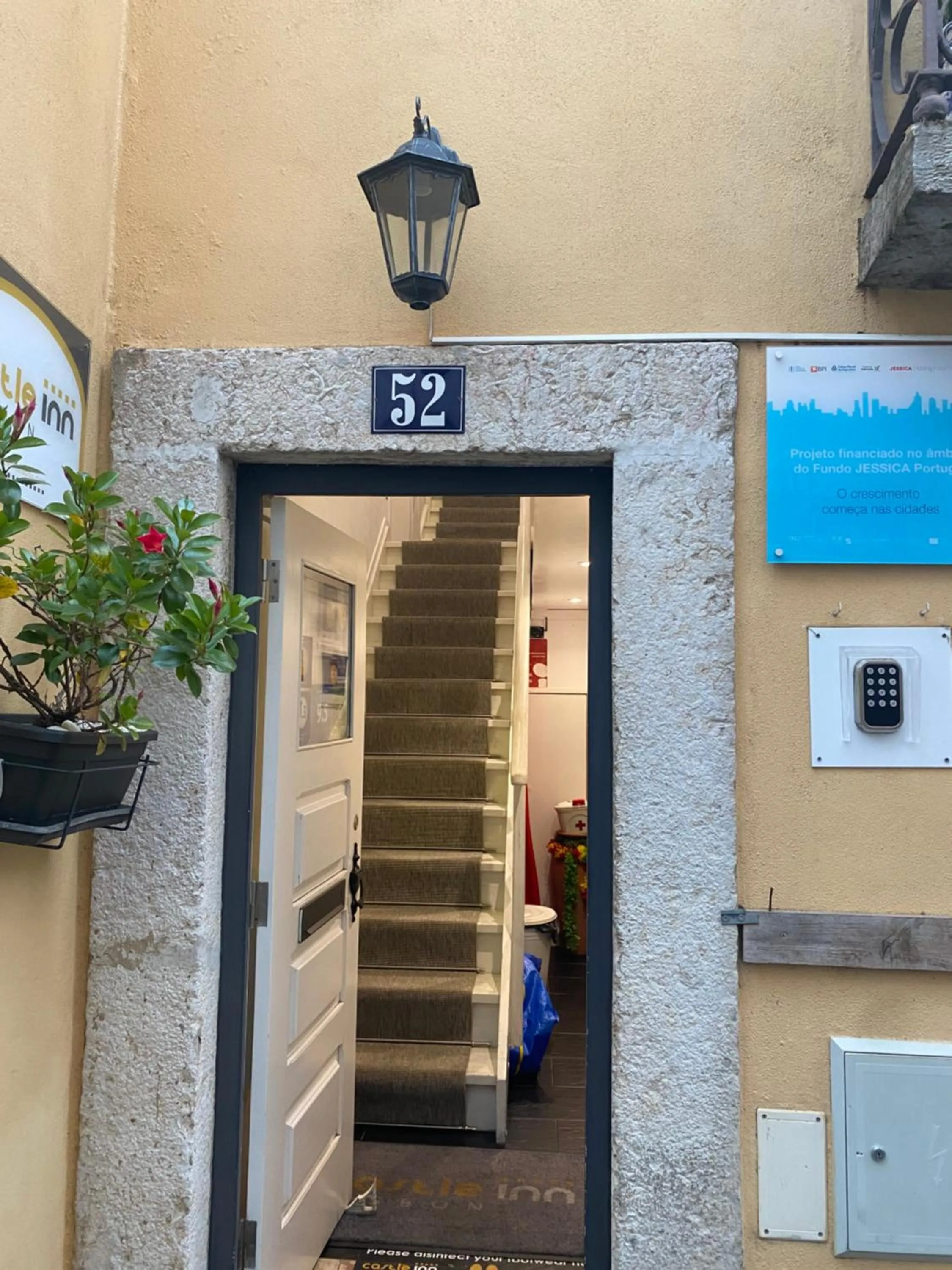 Facade/entrance in Castle Inn Lisbon Apartments