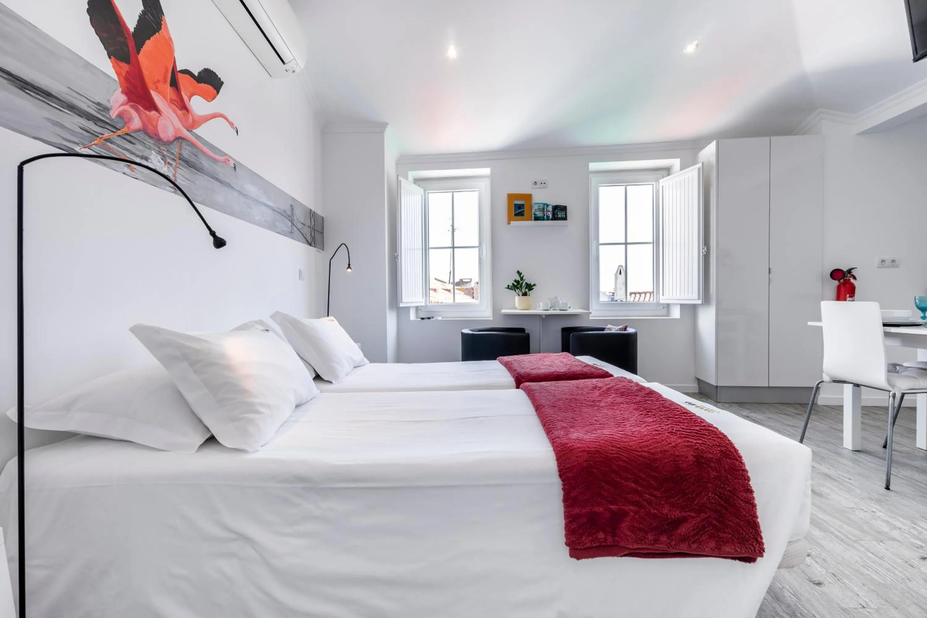 Photo of the whole room, Bed in Castle Inn Lisbon Apartments