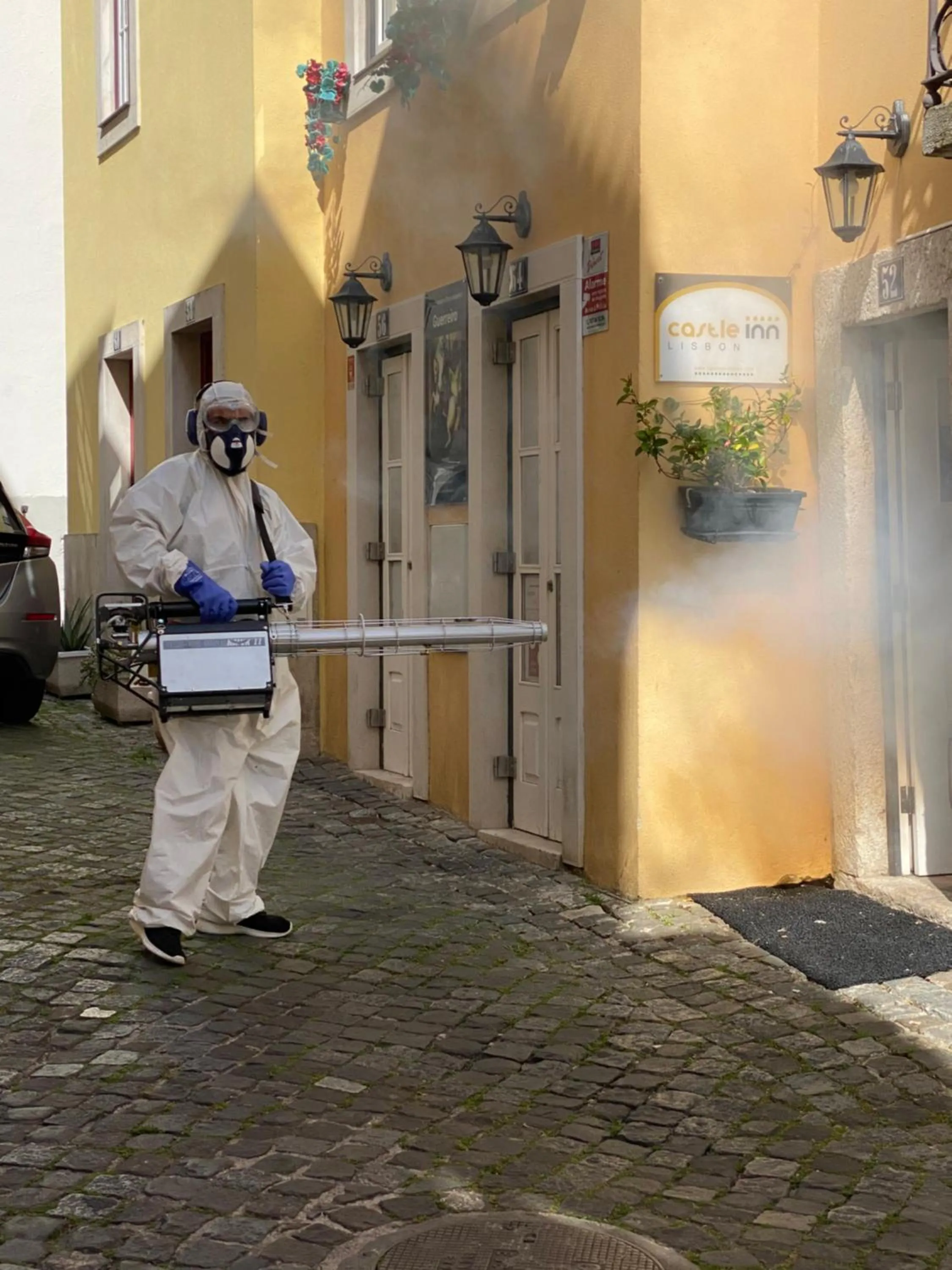 Property building in Castle Inn Lisbon Apartments