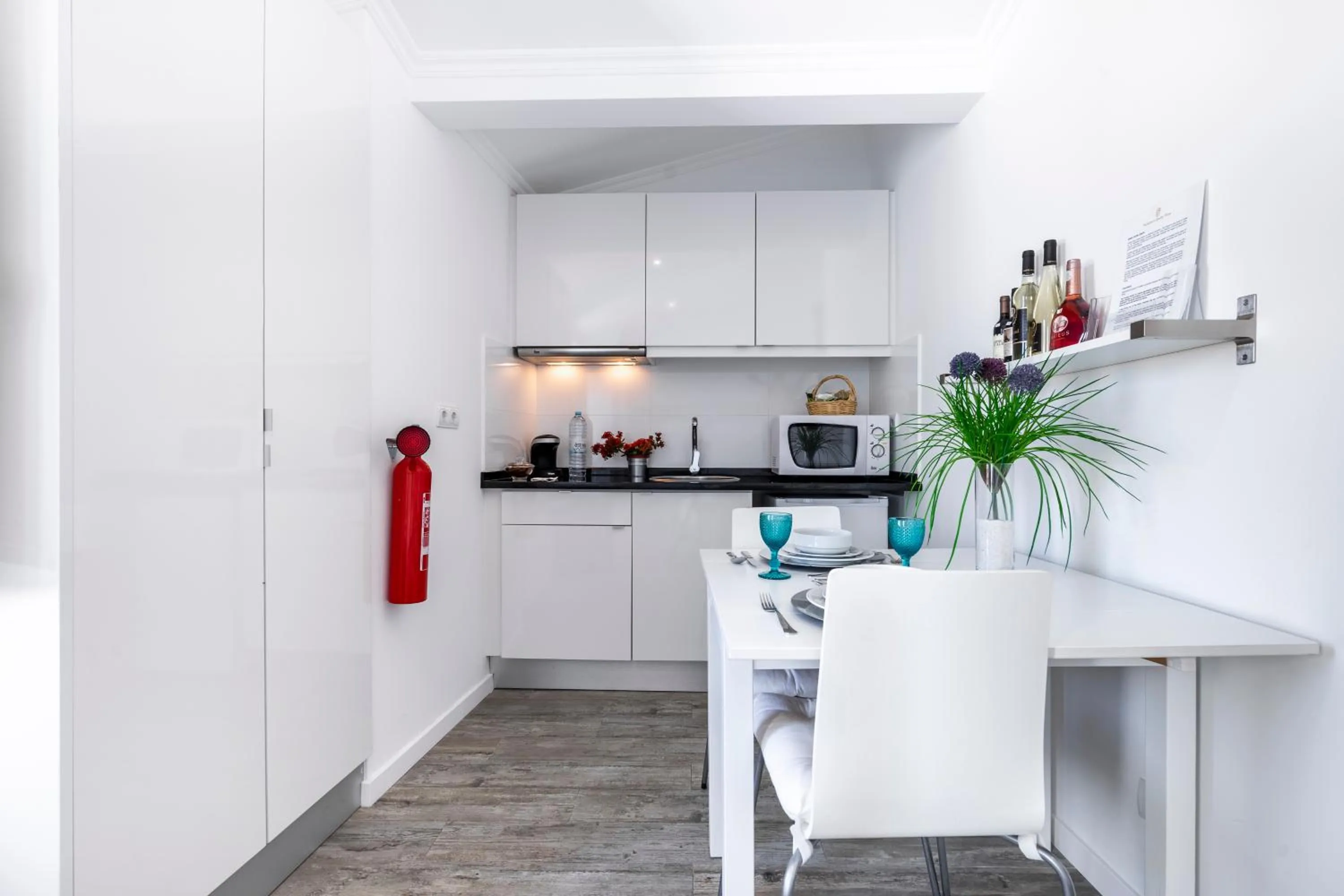Kitchen or kitchenette in Castle Inn Lisbon Apartments