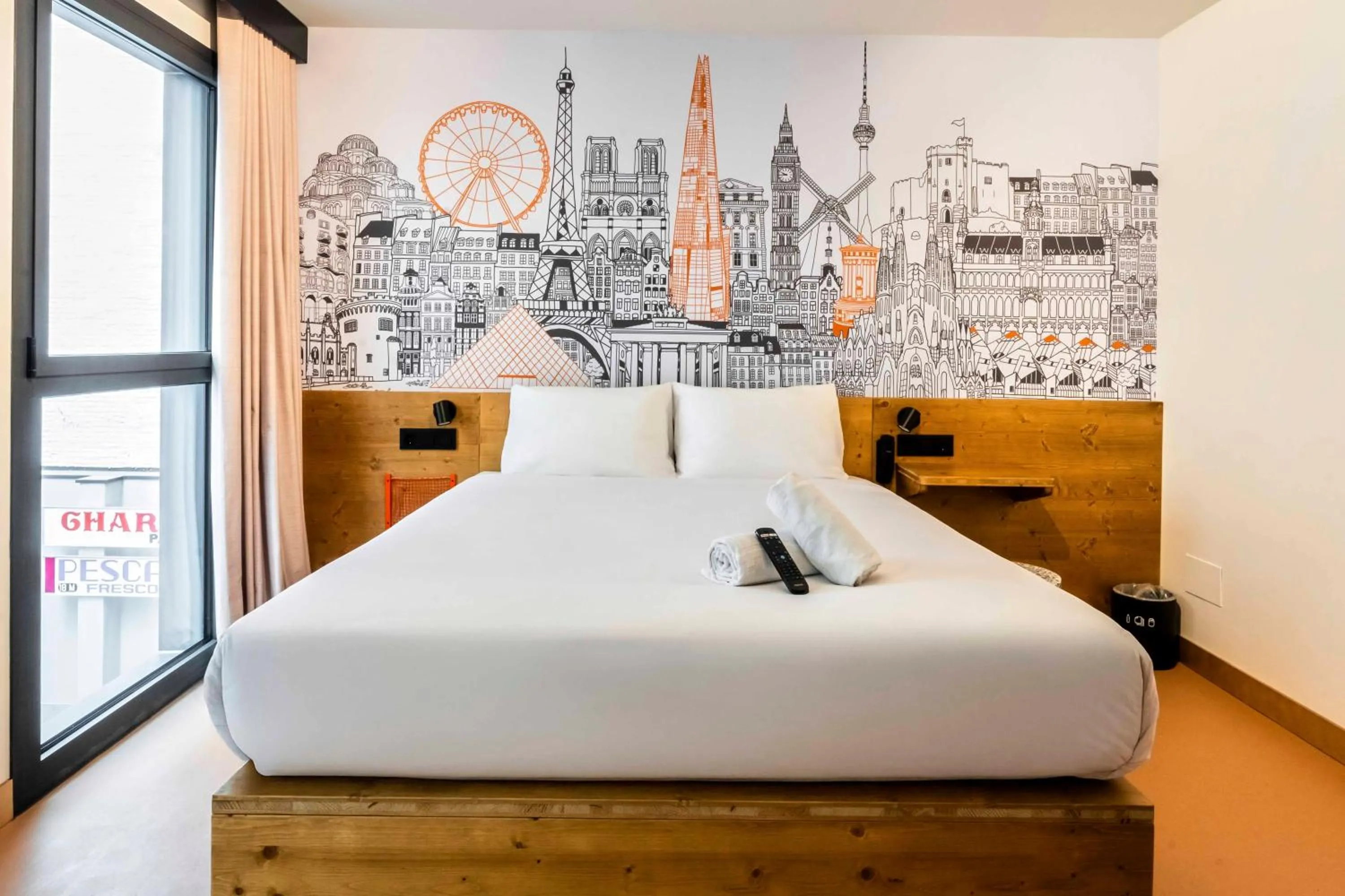Bedroom, Bed in easyHotel Barcelona La Sagrera
