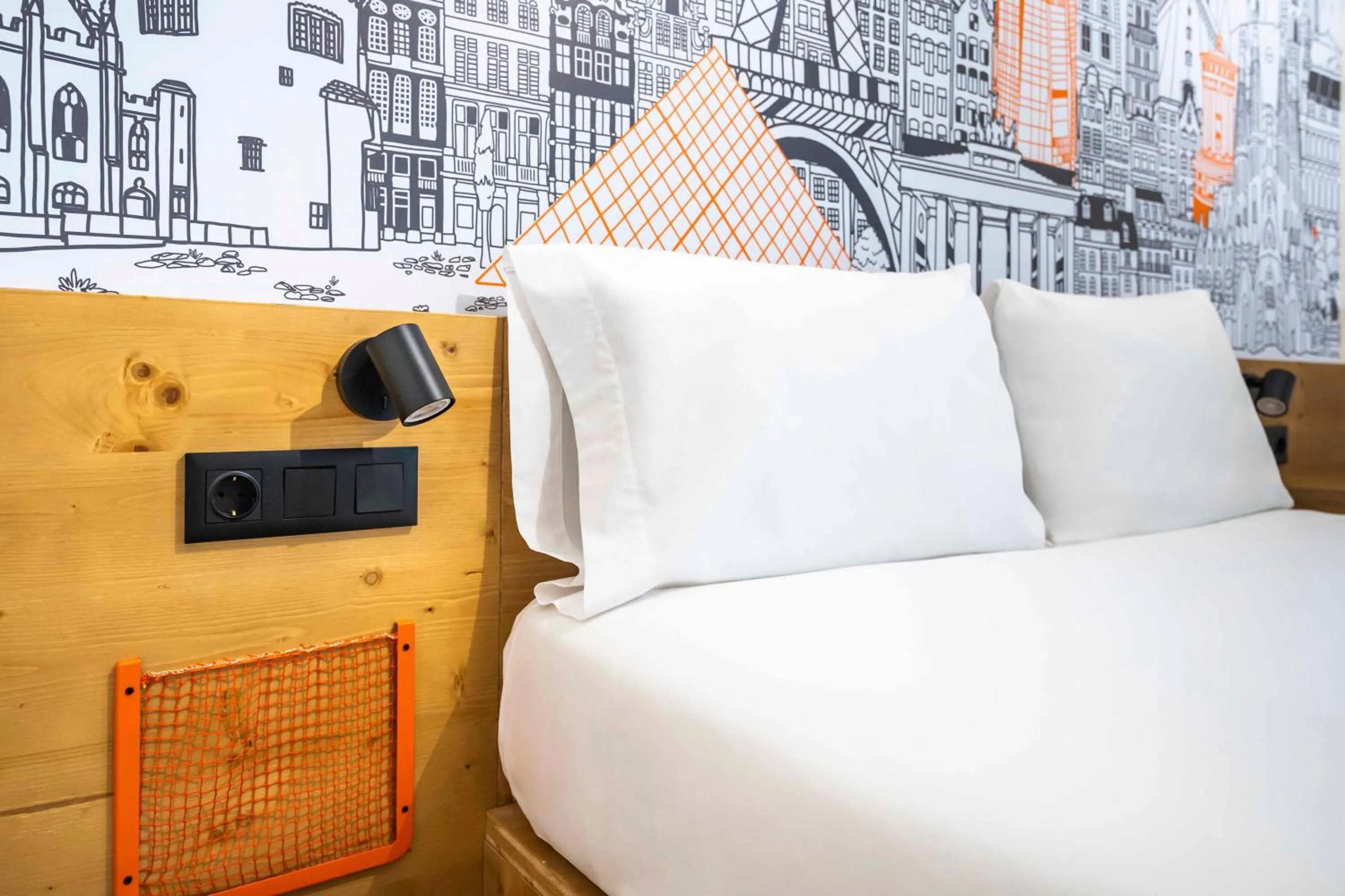 Bedroom, Bed in easyHotel Barcelona La Sagrera
