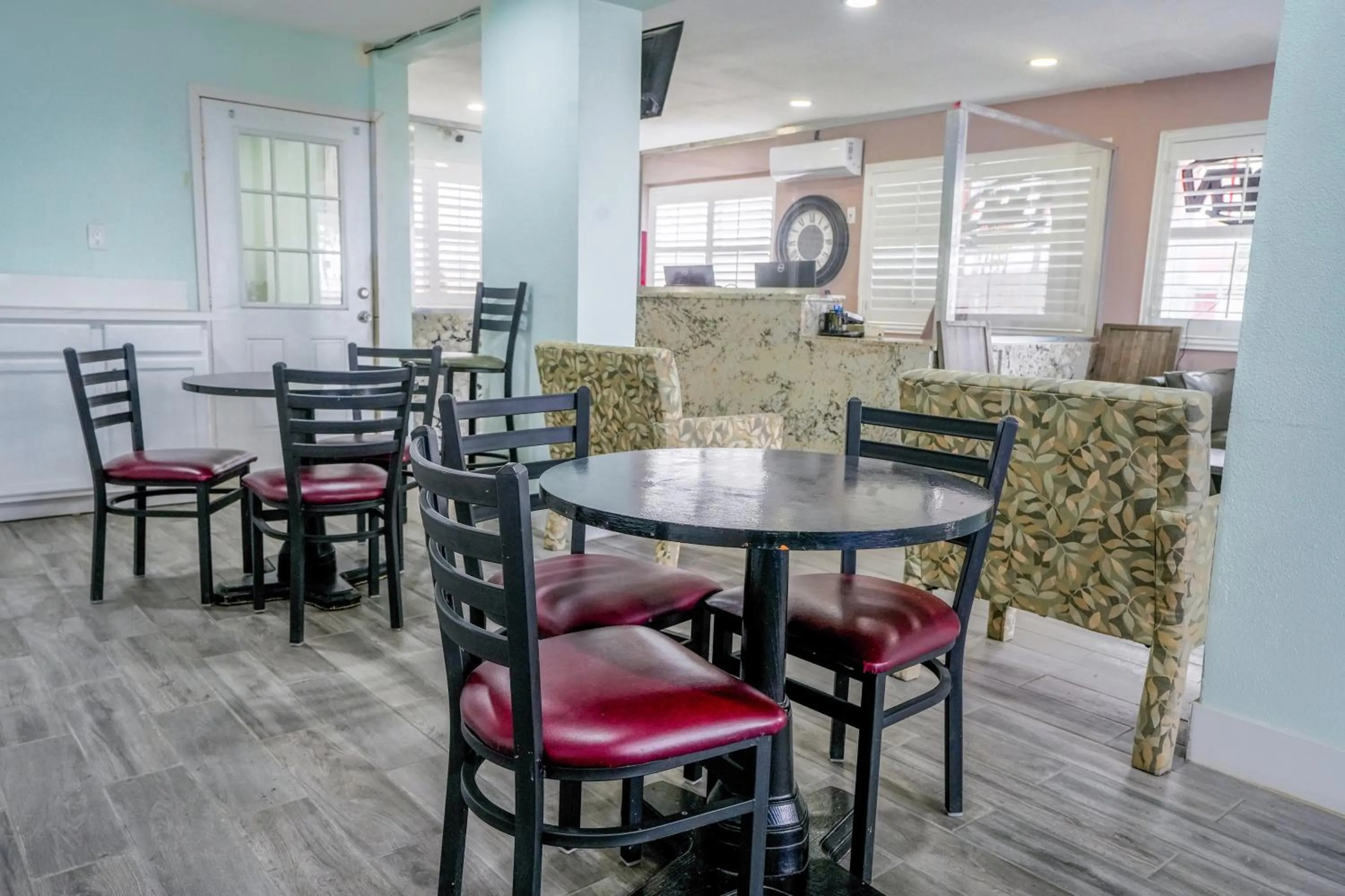 Breakfast in Economy Inn Buttonwillow Bakersfield I-5