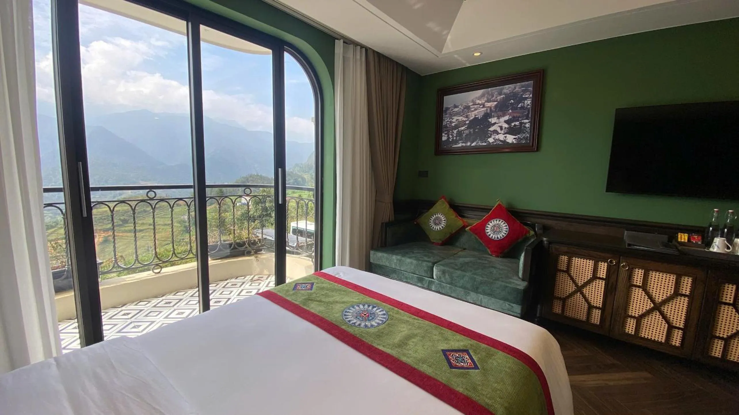 Bed in Fansipan View Hotel