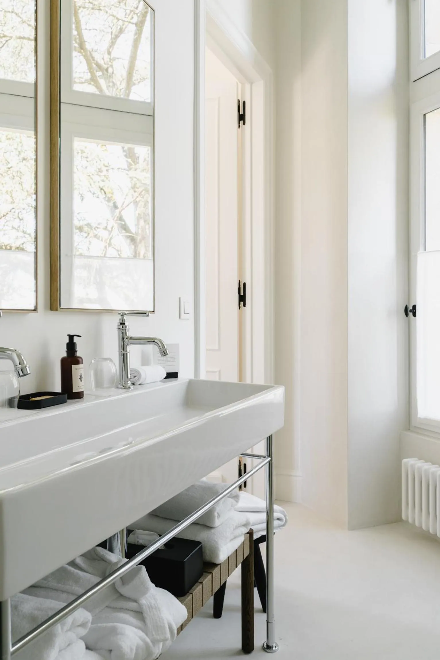 Bathroom, Bed in Les Hauts de Sancerre