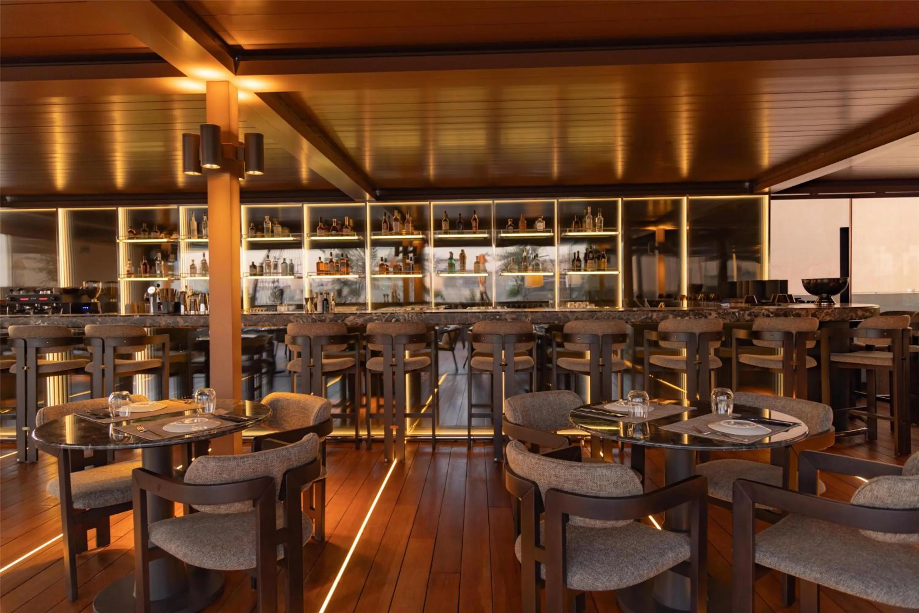 Lounge or bar in Adia Aluma Athens, Curio Collection By Hilton