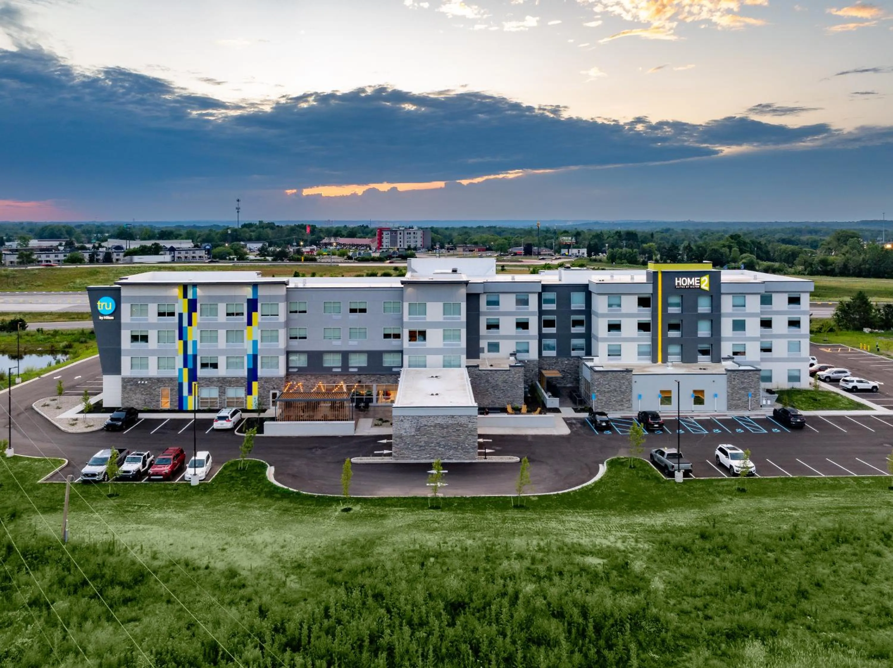 Property building in Home2 Suites By Hilton Kalamazoo Southeast