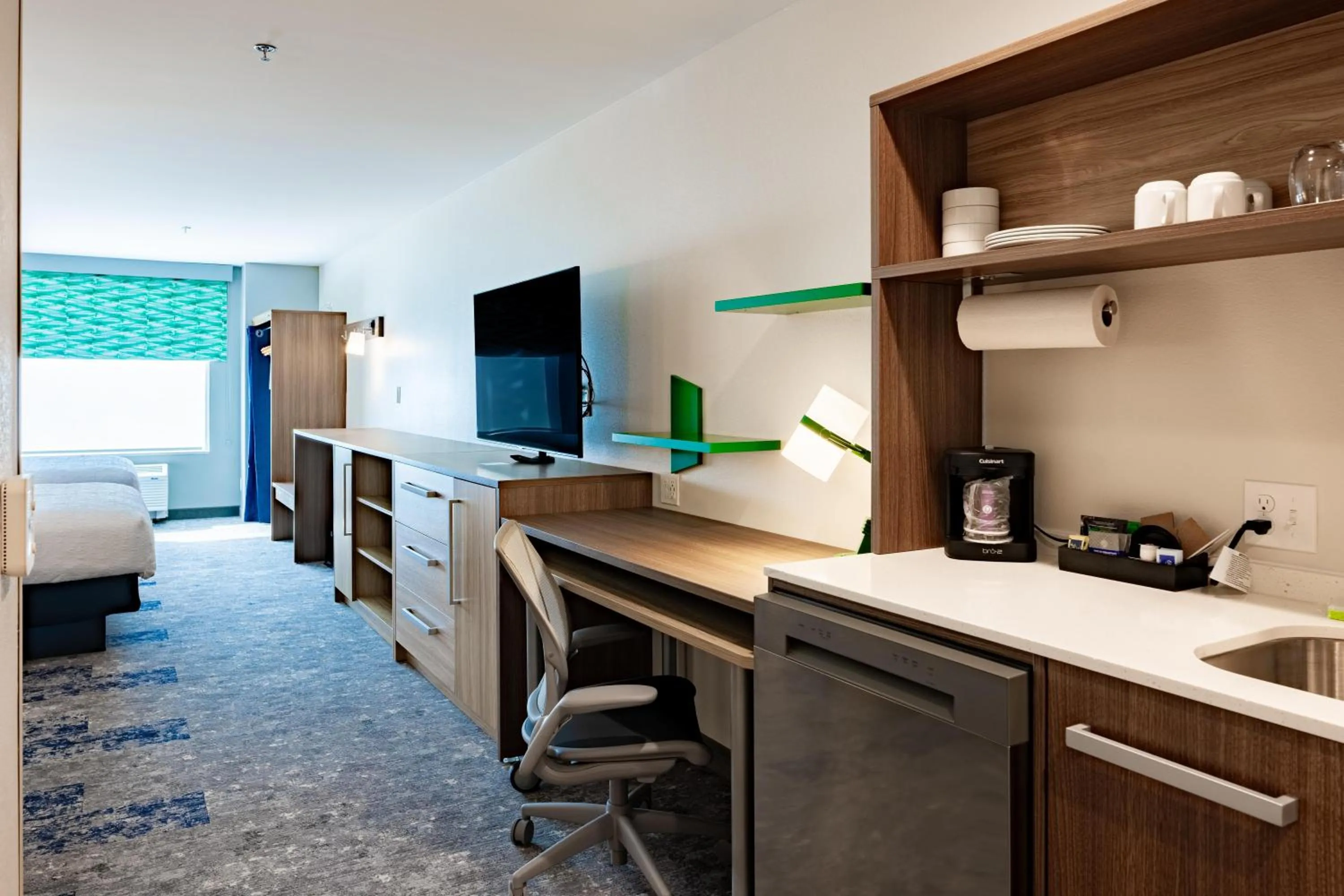 Kitchen or kitchenette in Home2 Suites By Hilton Kalamazoo Southeast