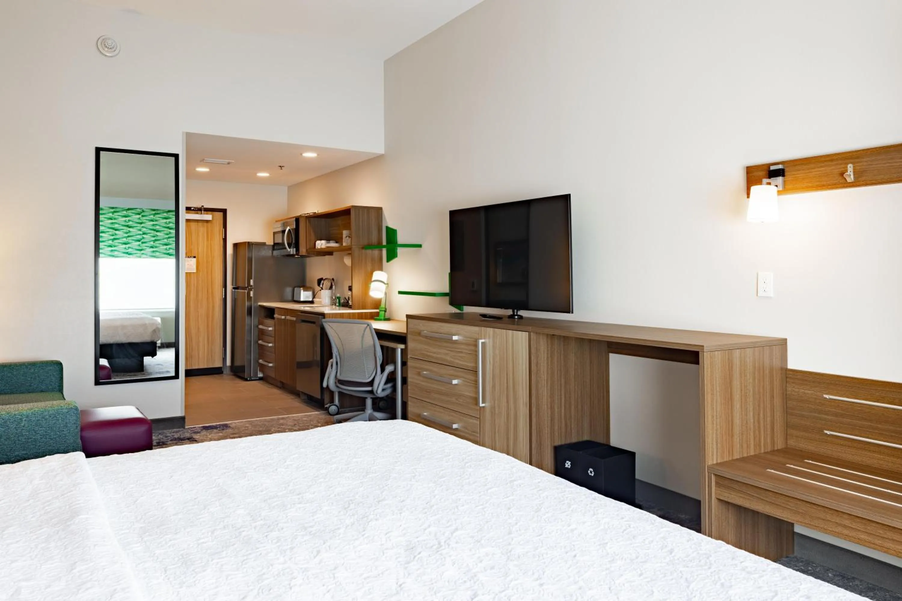 Bed in Home2 Suites By Hilton Kalamazoo Southeast