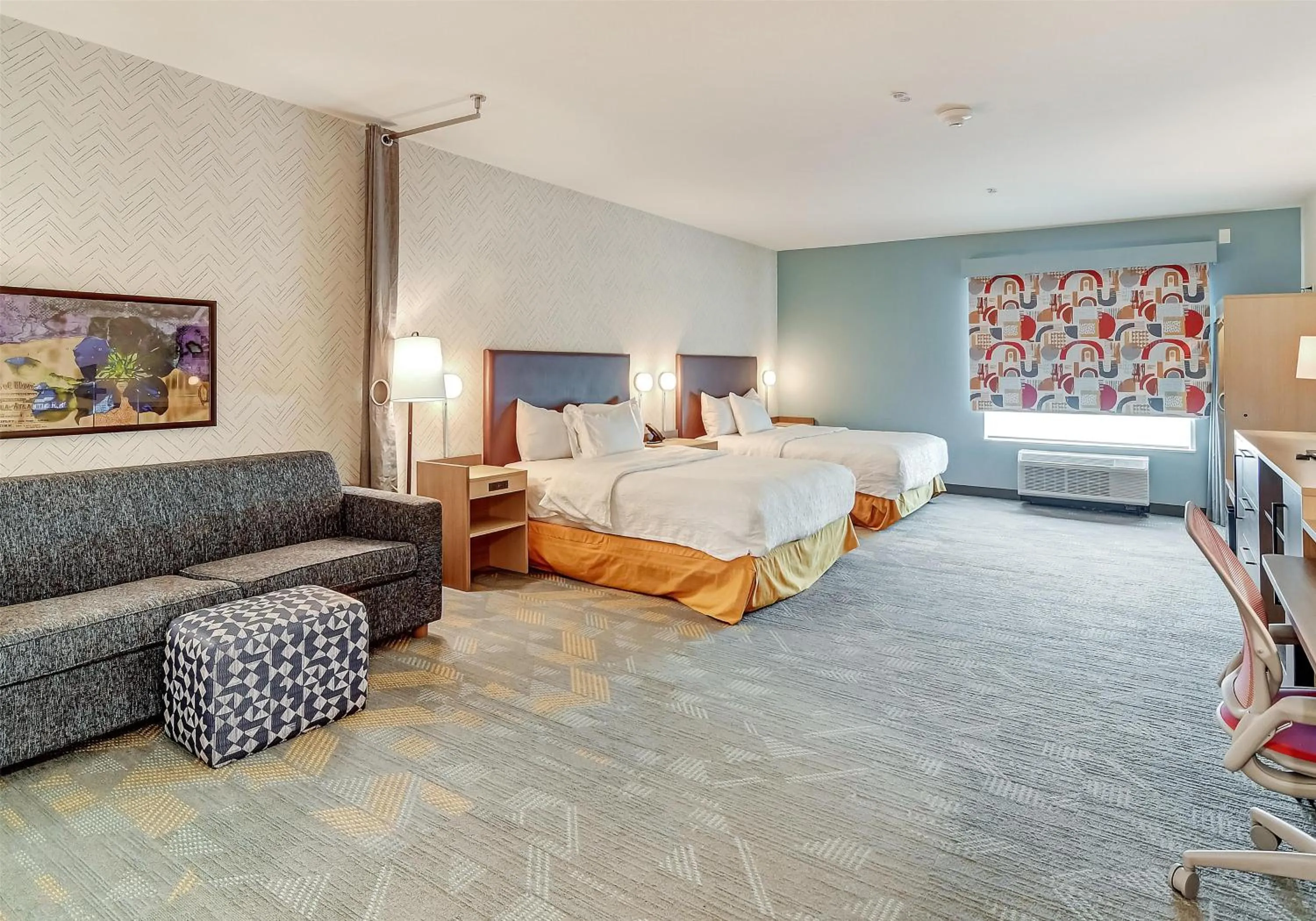 Living room, Bed in Home2 Suites By Hilton Crestview I-10