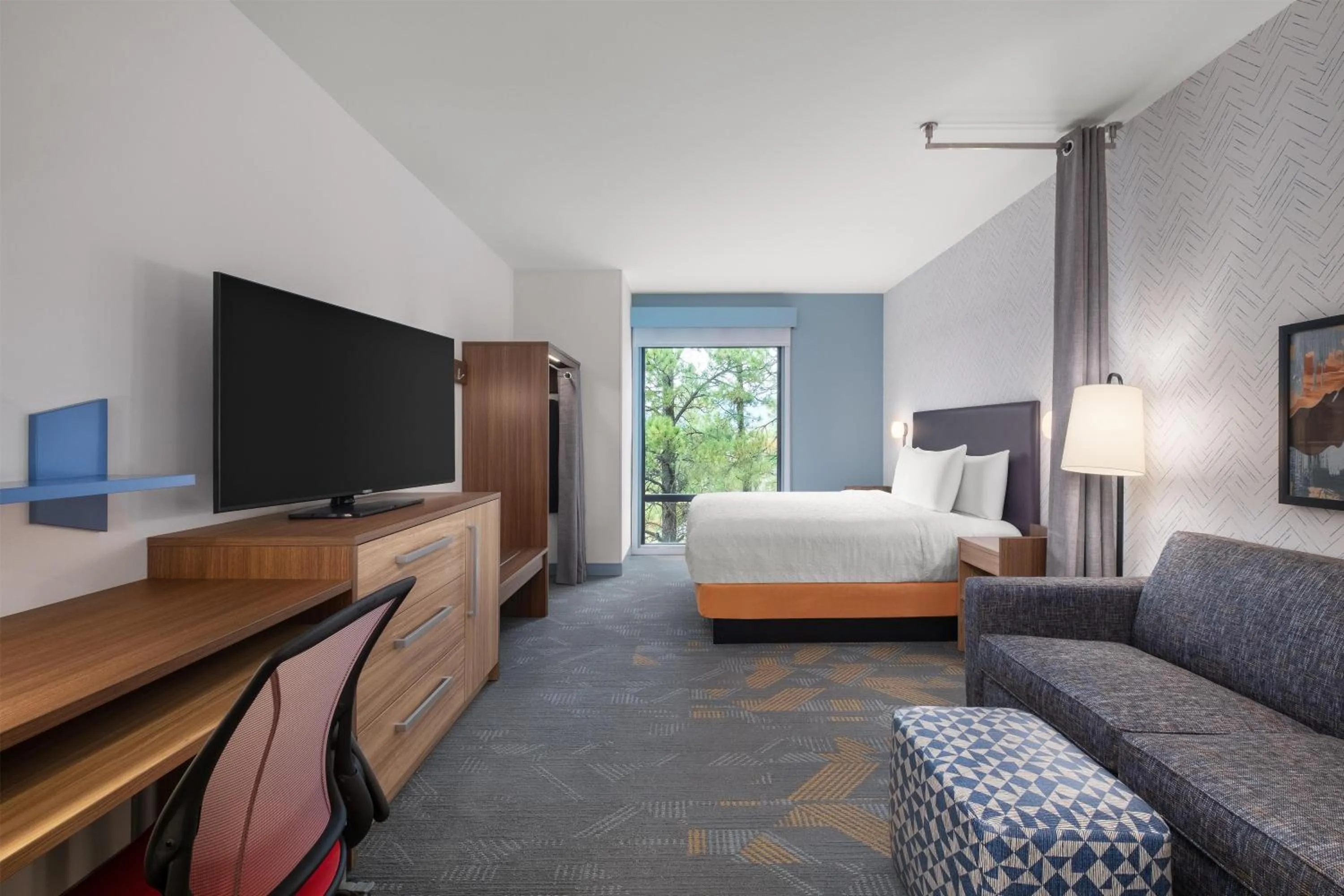 Bed in Home2 Suites By Hilton Flagstaff