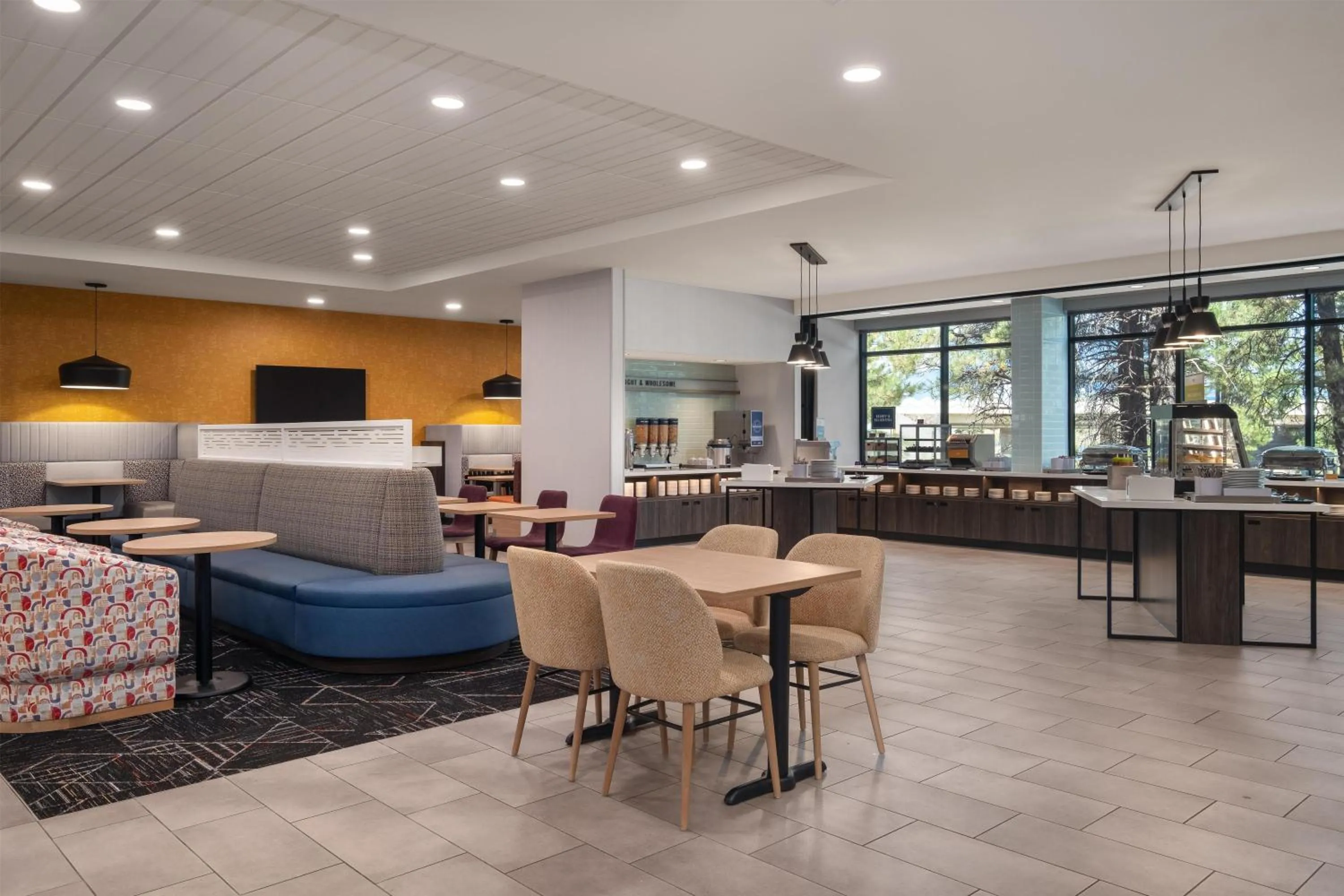 Breakfast in Tru By Hilton Flagstaff