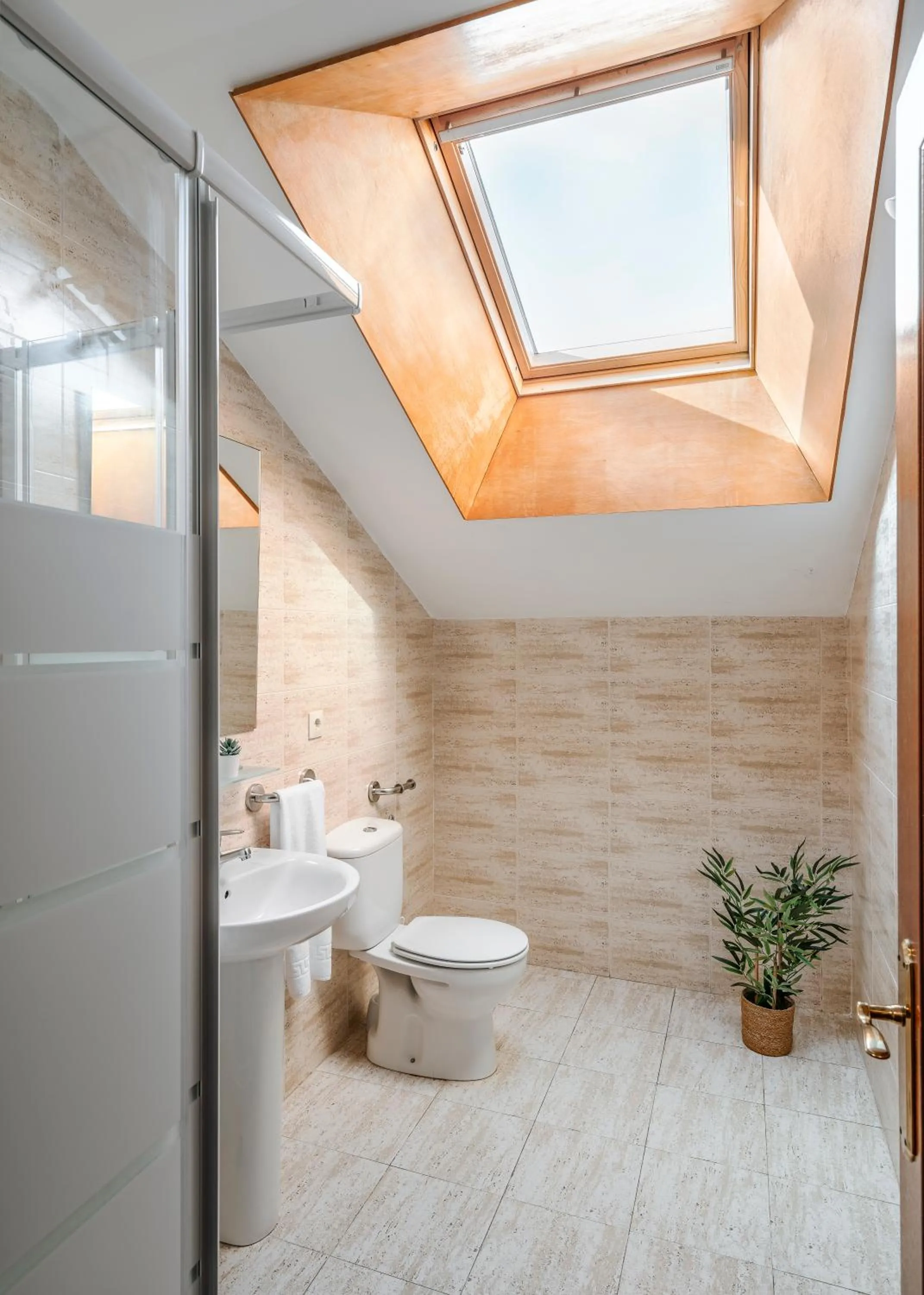 Bathroom in Apartamentos Alday