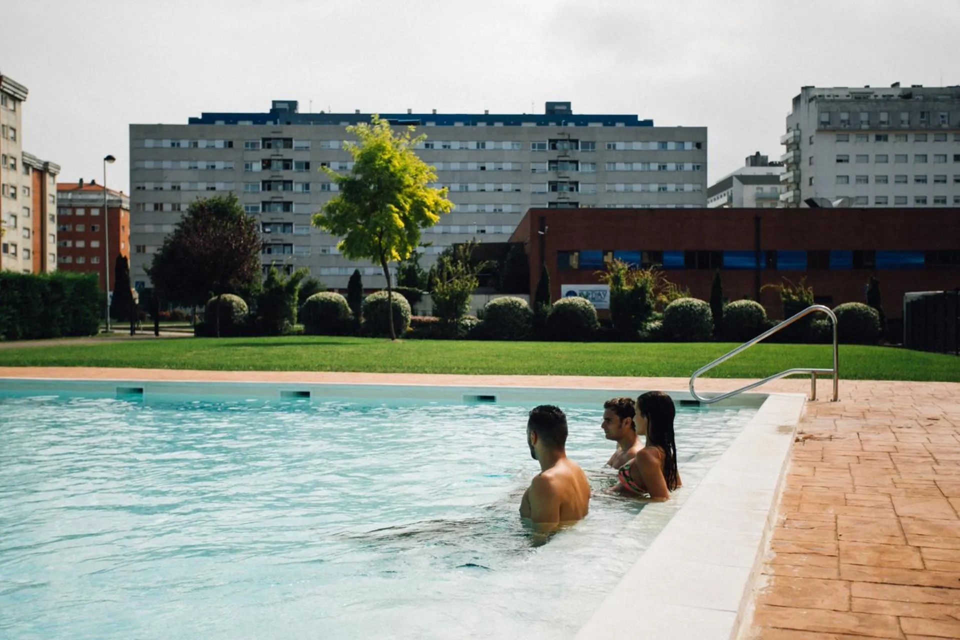 Swimming pool in Apartamentos Alday