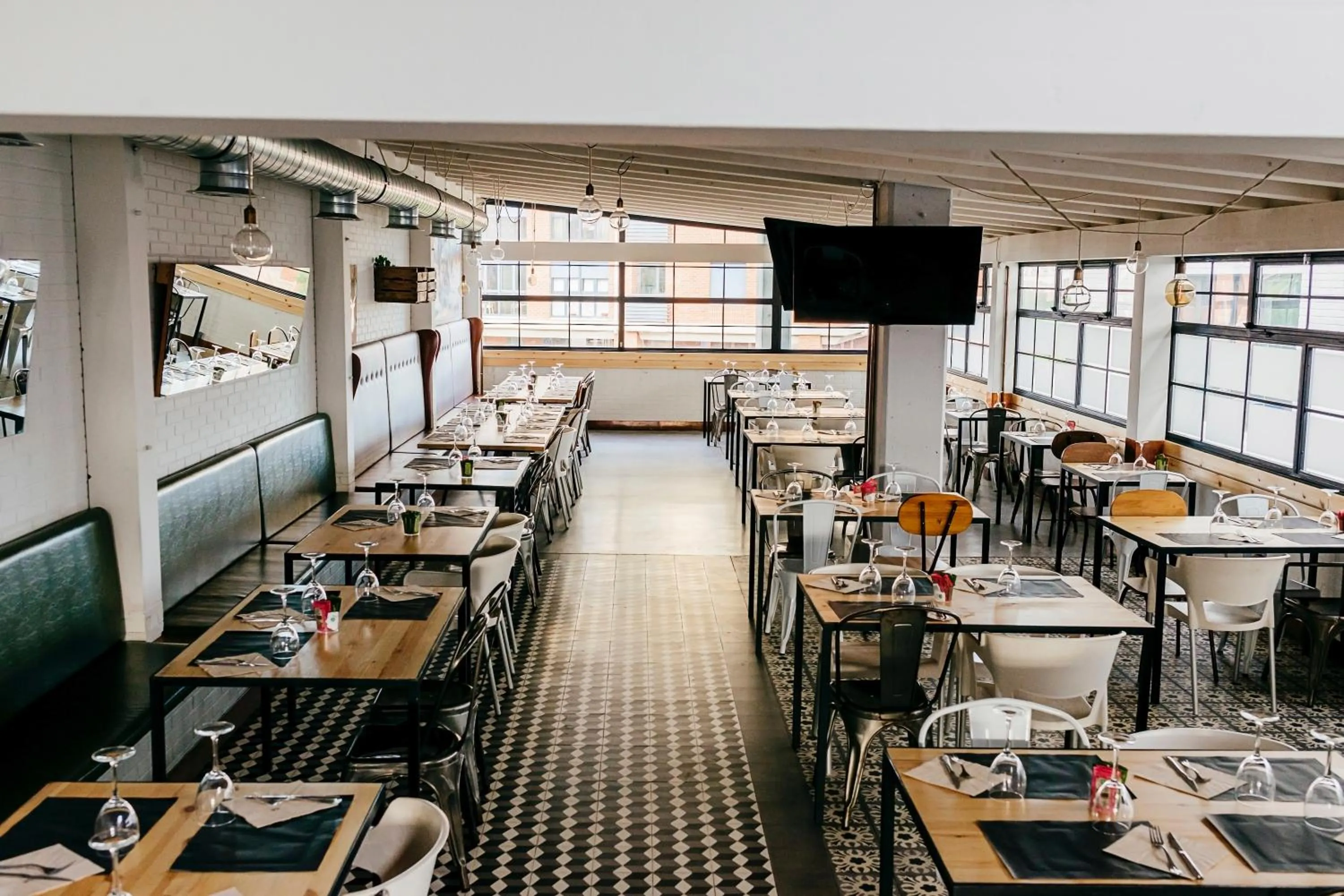 Restaurant/places to eat in Apartamentos Alday