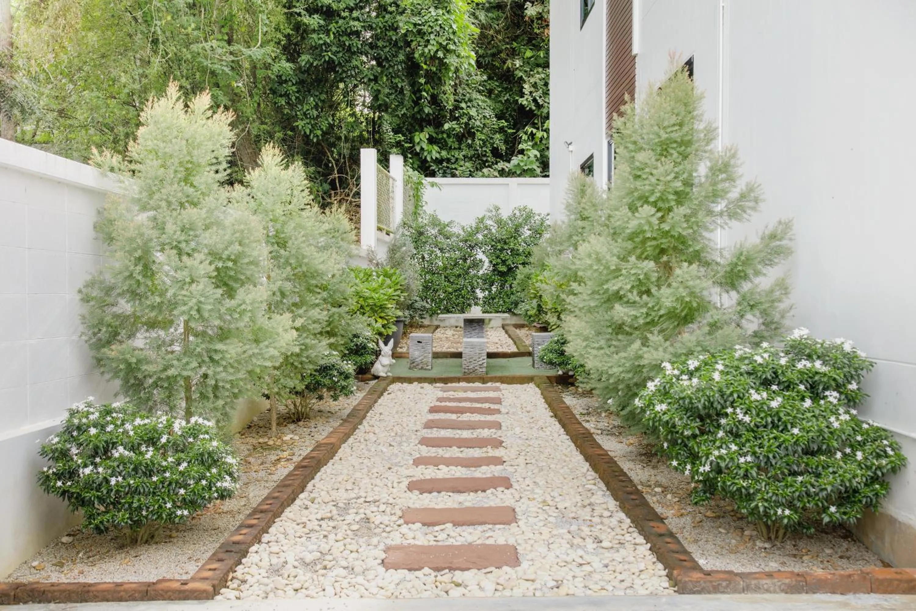 Garden in Grand Sattahip Hotel by BSH