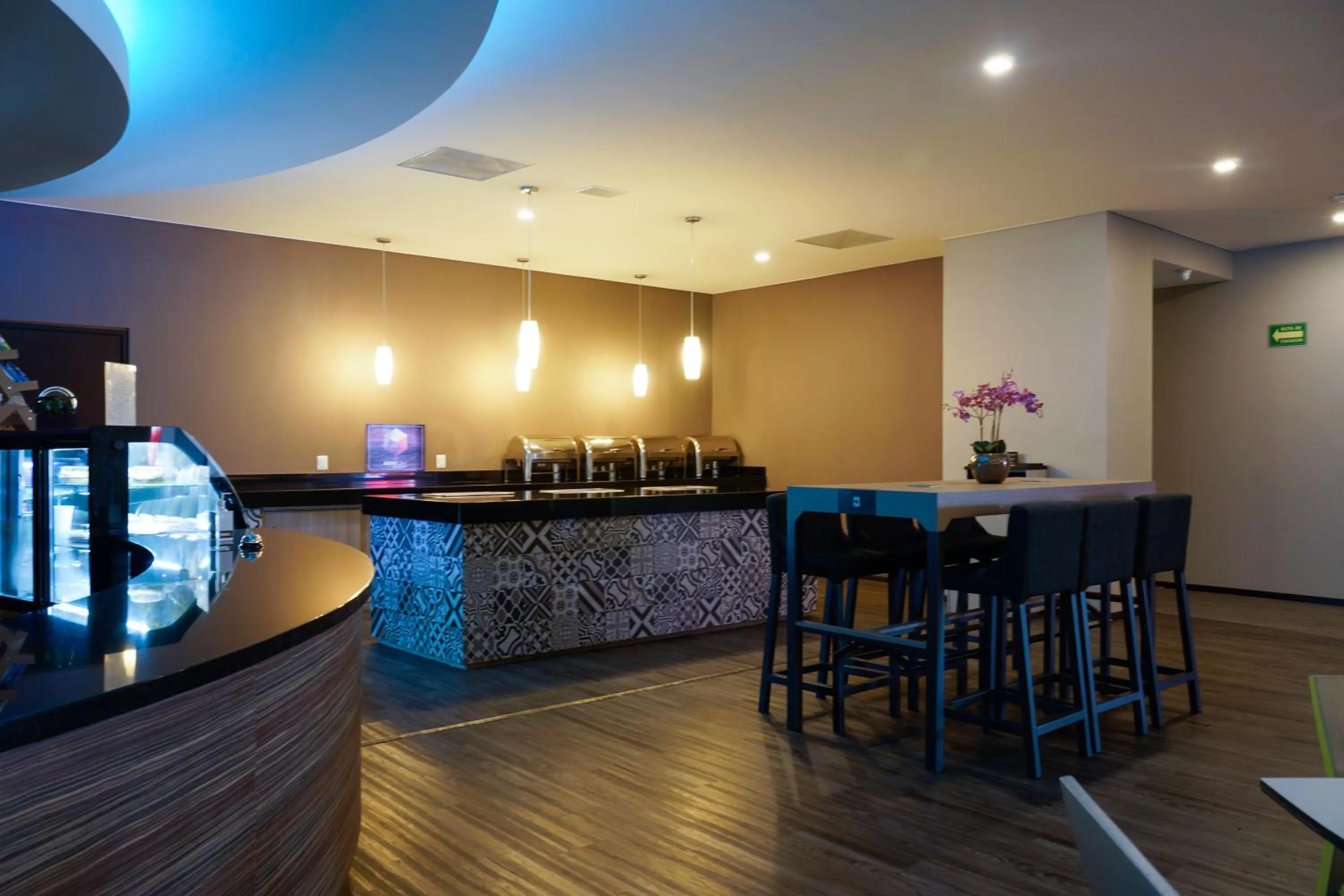 Lounge or bar in Hotel Glow Point - Mulza