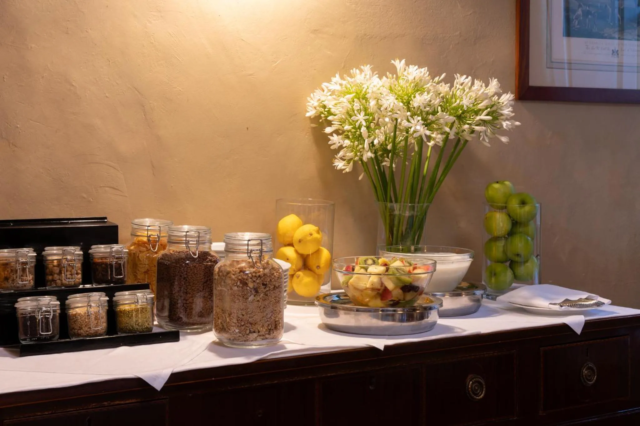 Food and drinks in Loggiato Dei Serviti