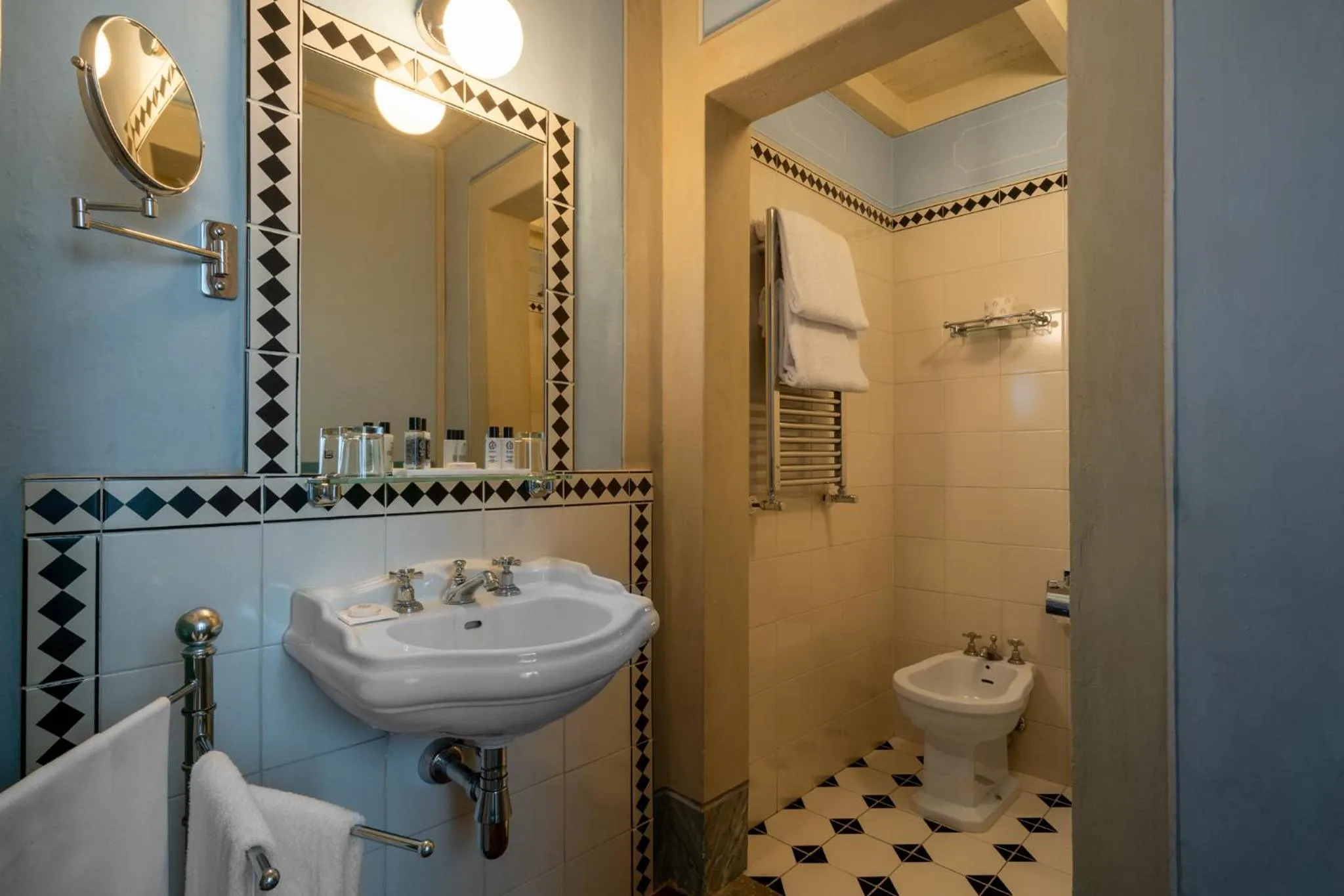 Bathroom in Loggiato Dei Serviti