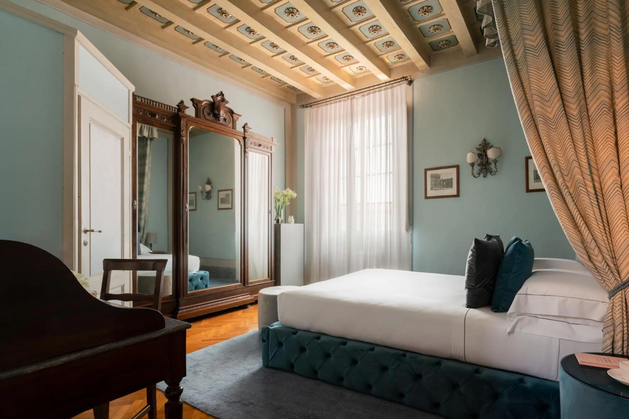 Bedroom, Bed in Loggiato Dei Serviti