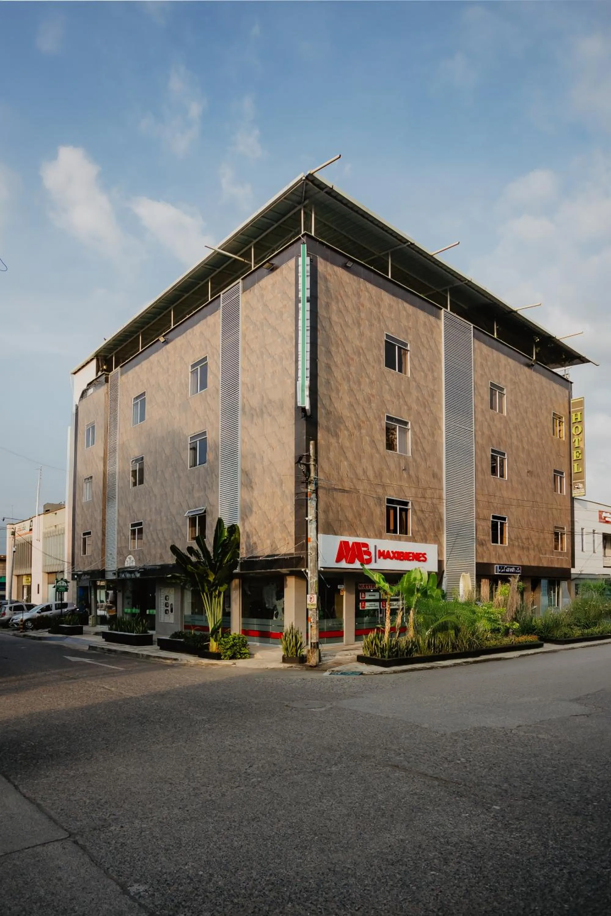 Property building in Hotel Plataneras Plaza