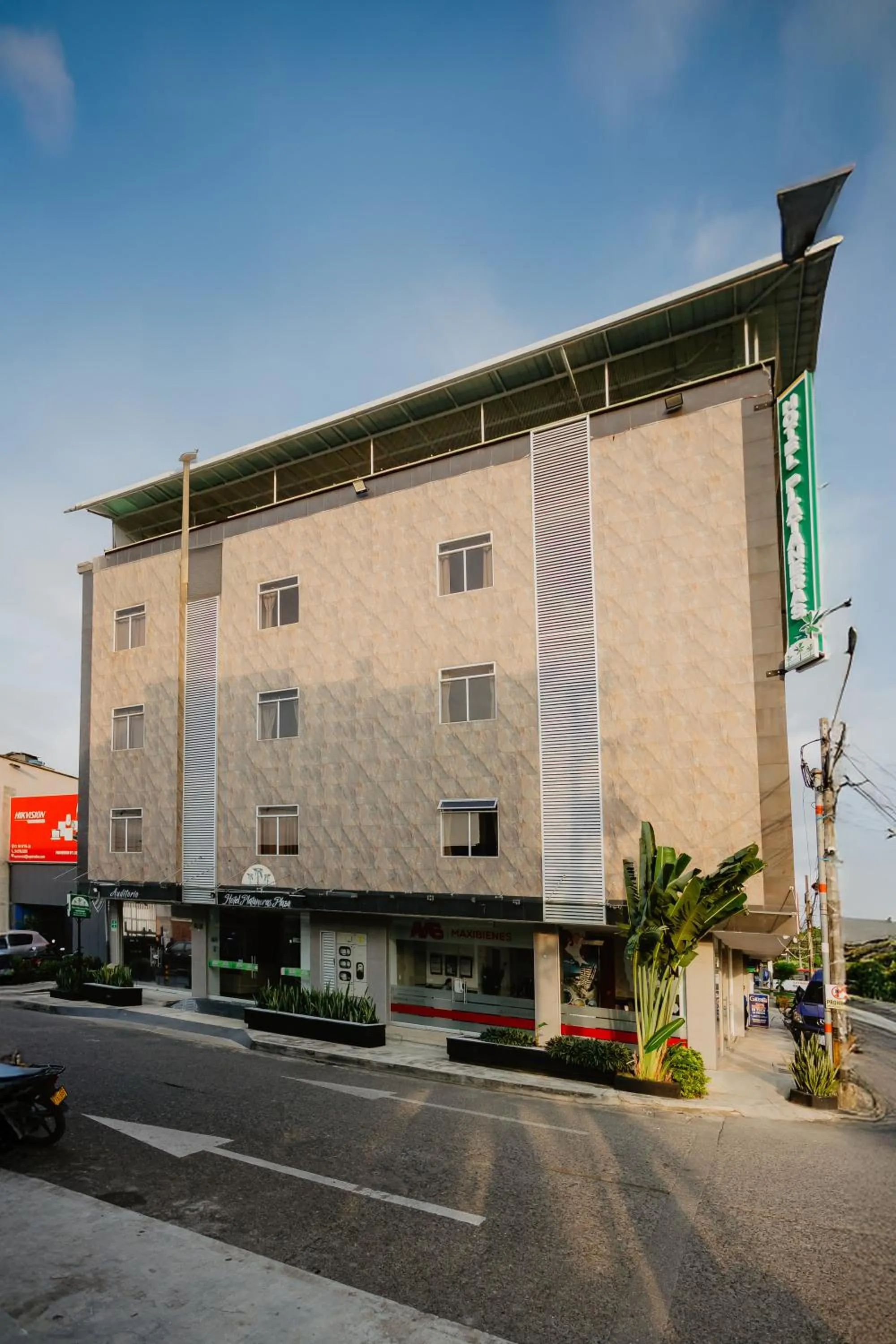 Property building in Hotel Plataneras Plaza