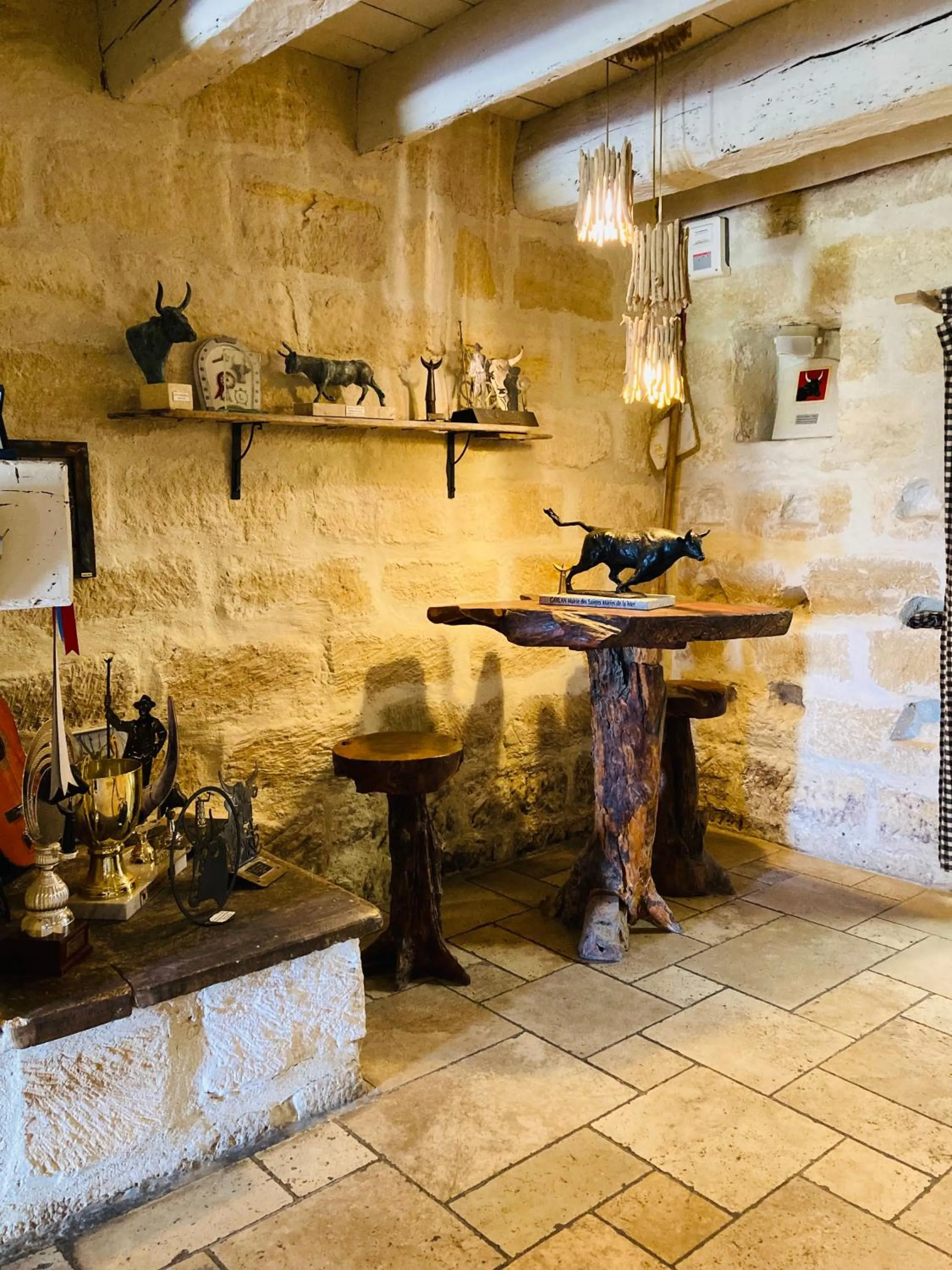 Restaurant/places to eat in Manade des Baumelles