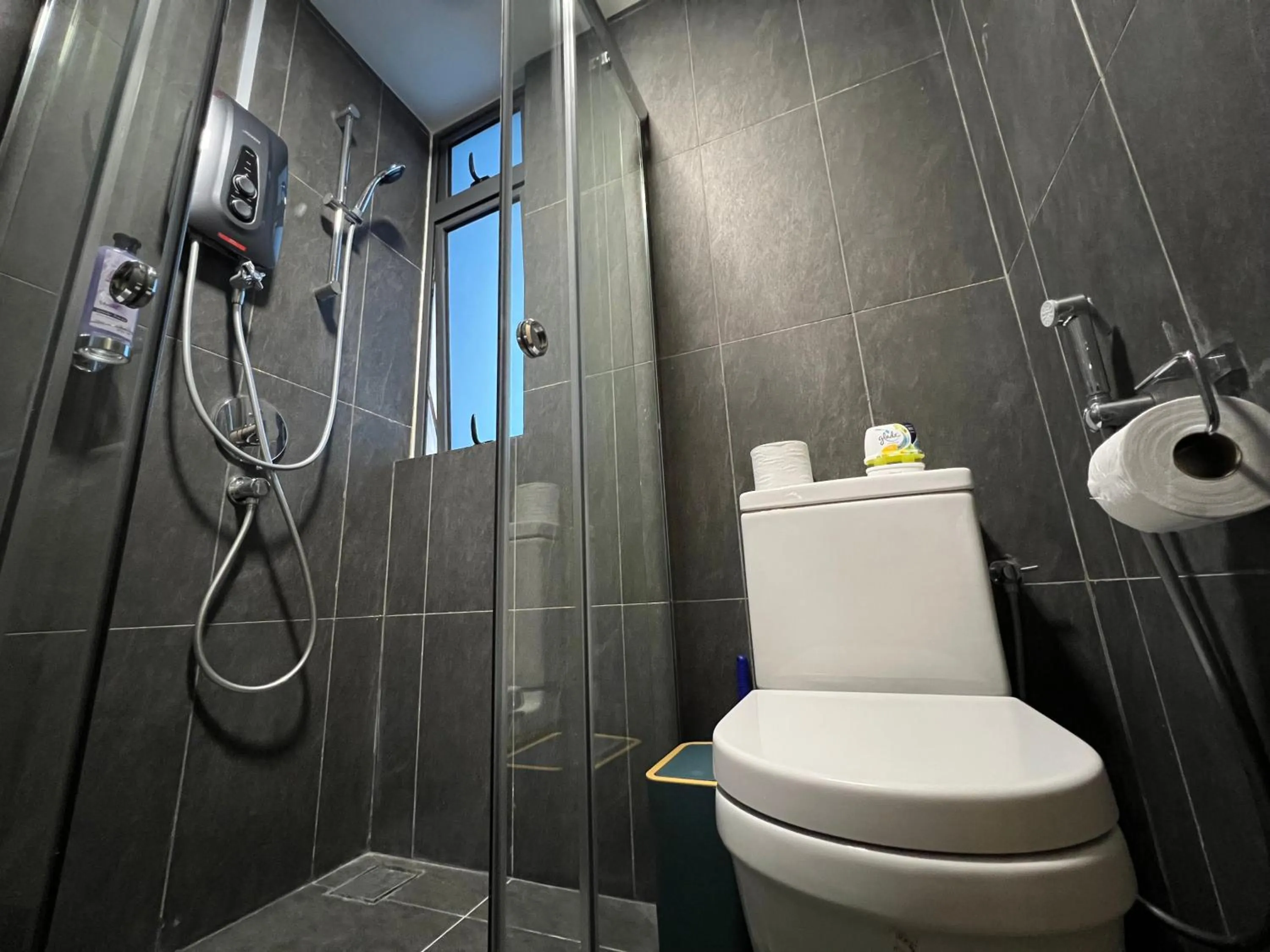 Shower in The Colony By Infinitum Flixses