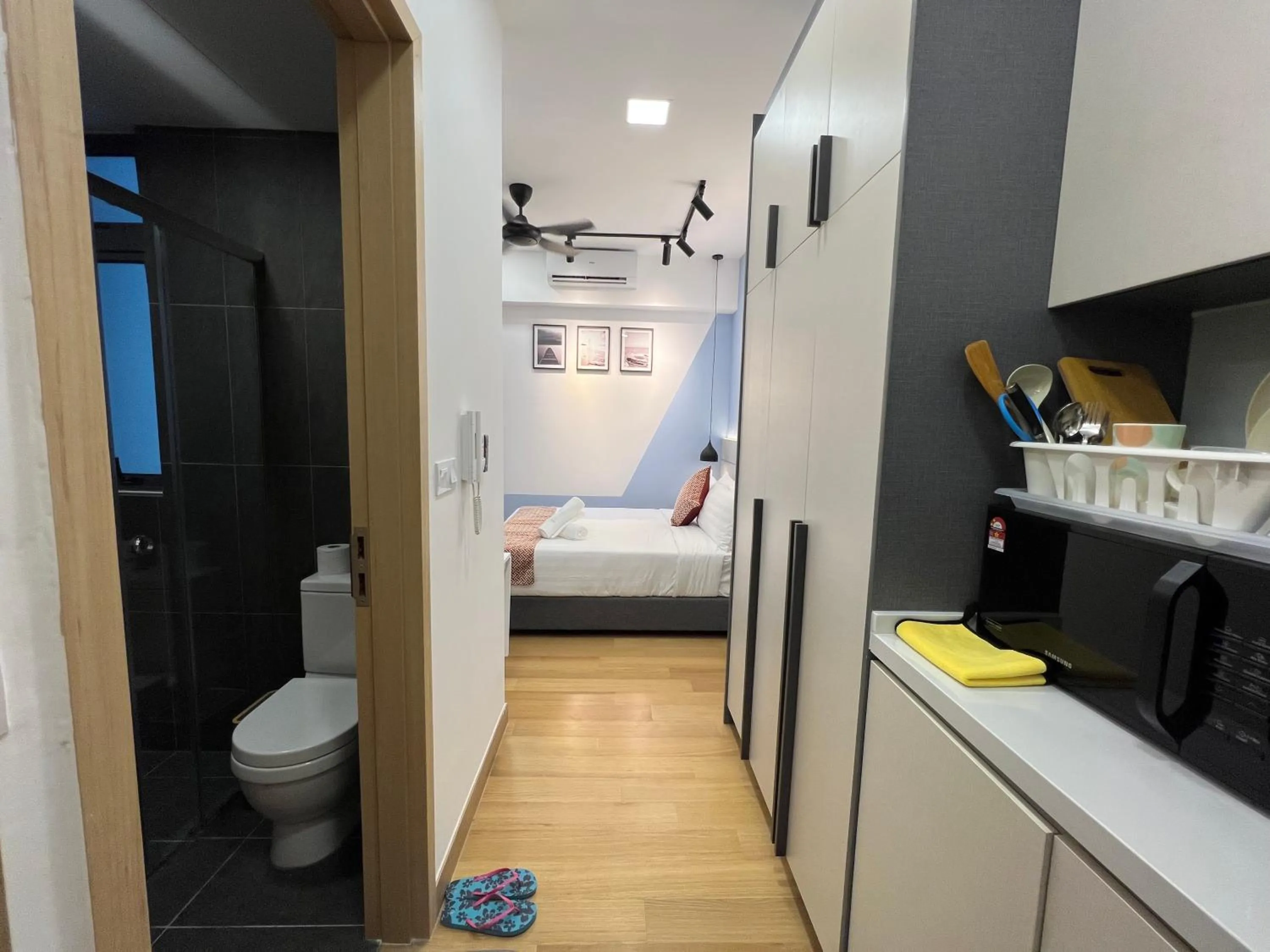 Toilet in The Colony By Infinitum Flixses