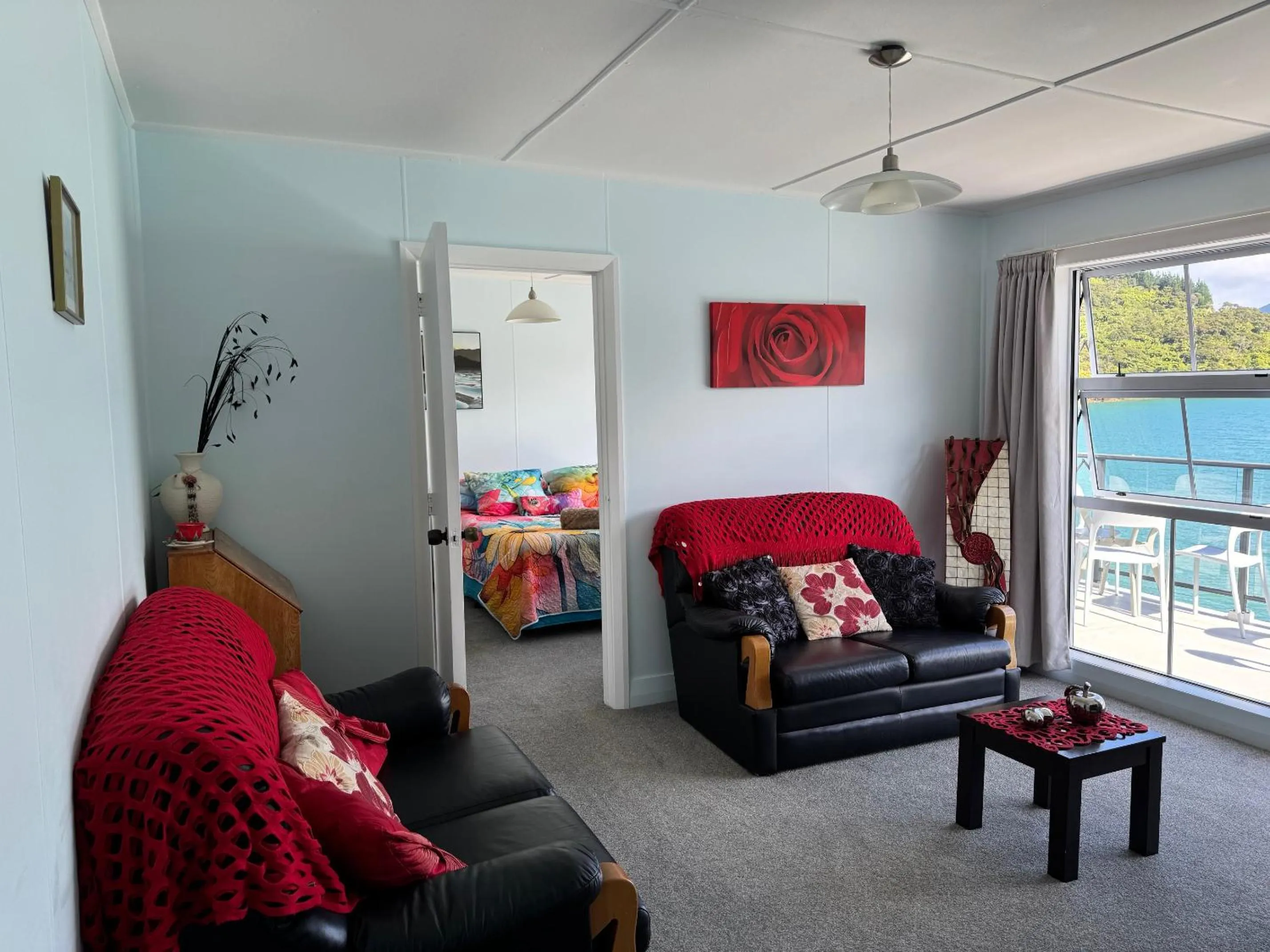 TV and multimedia in Te Mahia Bay Resort