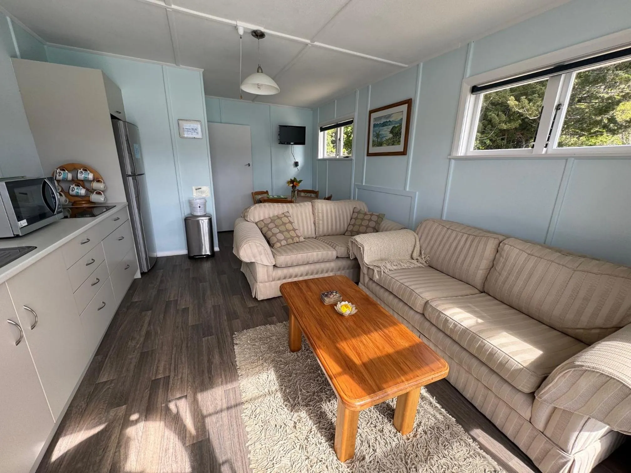 Lounge or bar in Te Mahia Bay Resort